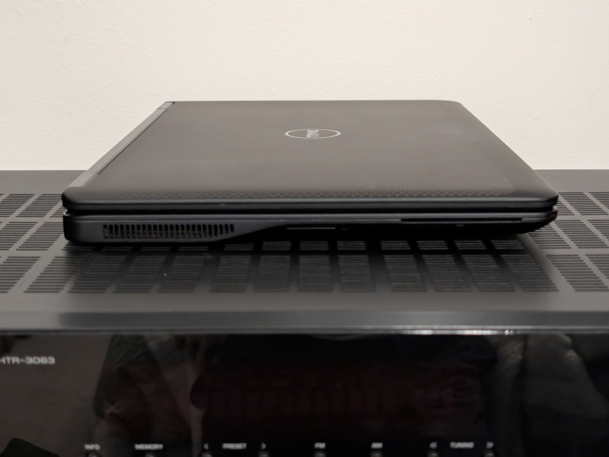 Dell Latitude 14" Touchscreen Laptop / Tablet | Core i7, 8GB, 240GB SSD | Excellent batt