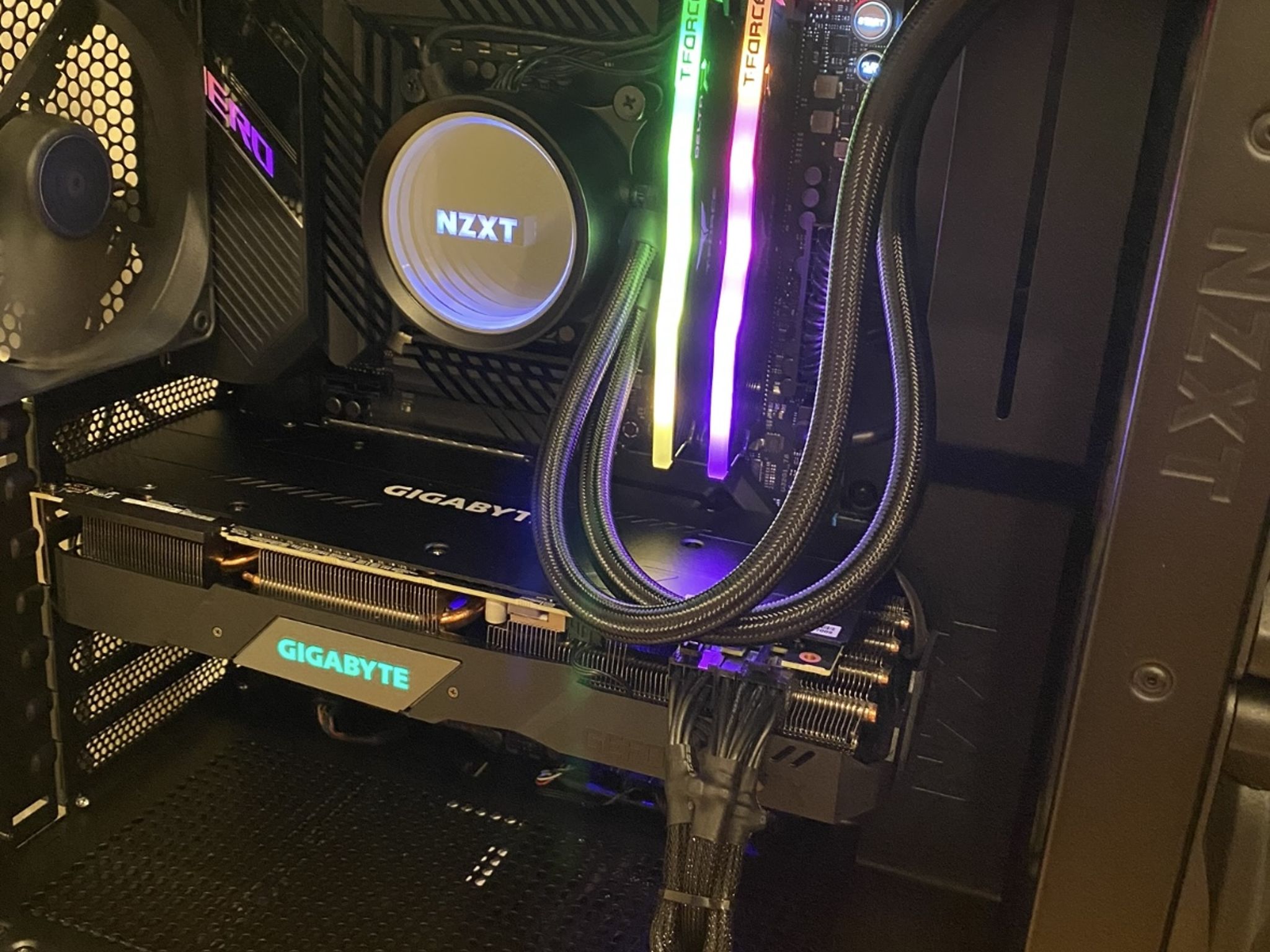 Gigabyte GeForce RTX 2080 SUPER GAMING OC 8G