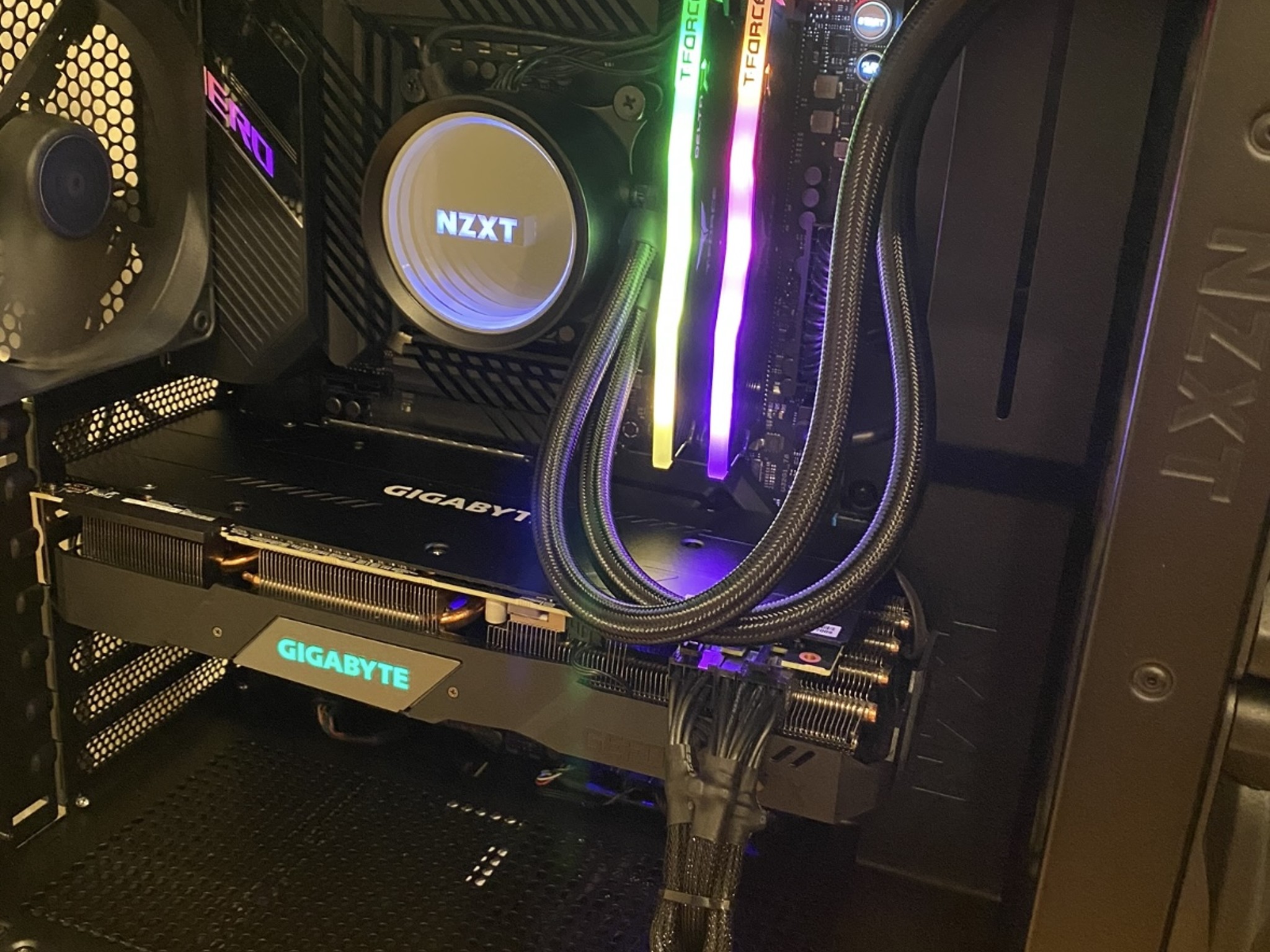Gigabyte GeForce RTX 2080 SUPER GAMING OC 8G