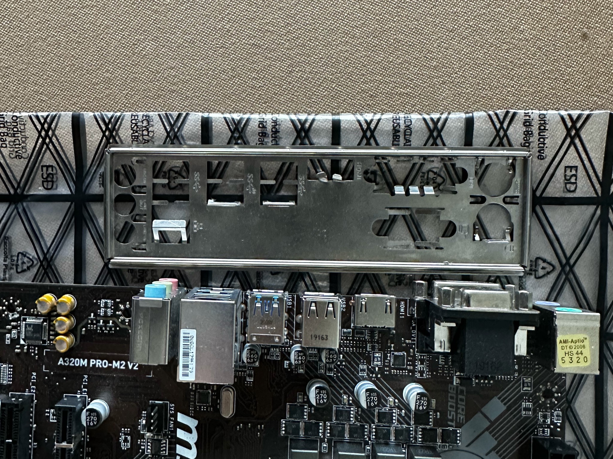 MSI A-320M PRO-M2 V2 w/ Ryzen 3 2300x AM4 CPU (both tested, works)