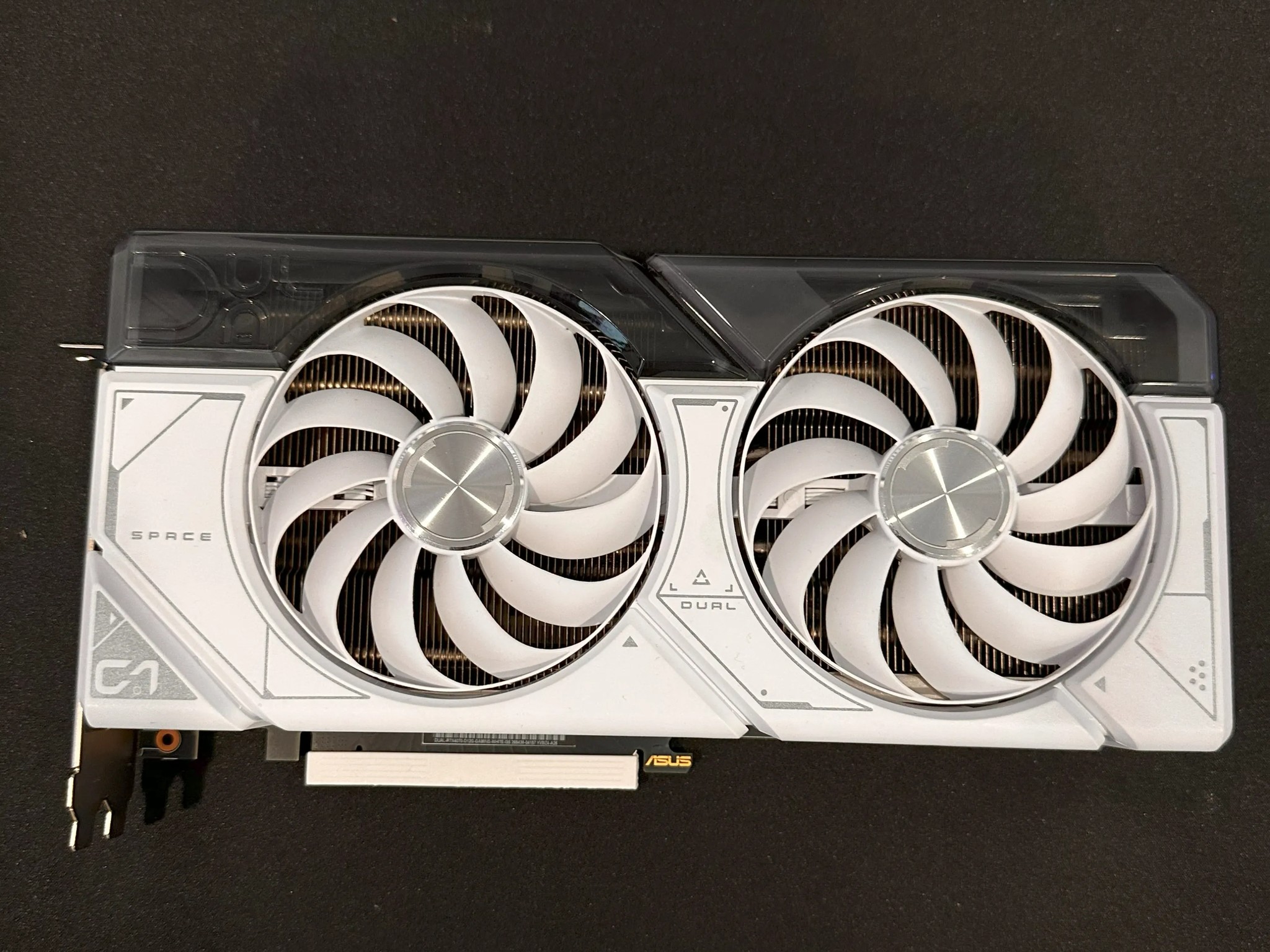 ASUS Dual GeForce RTX™ 4070 White OC Edition 12GB GDDR6X