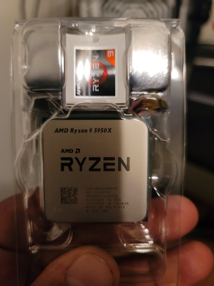 PERFECT CONDITION* AMD Ryzen 9 5950x W/CPU Cooler