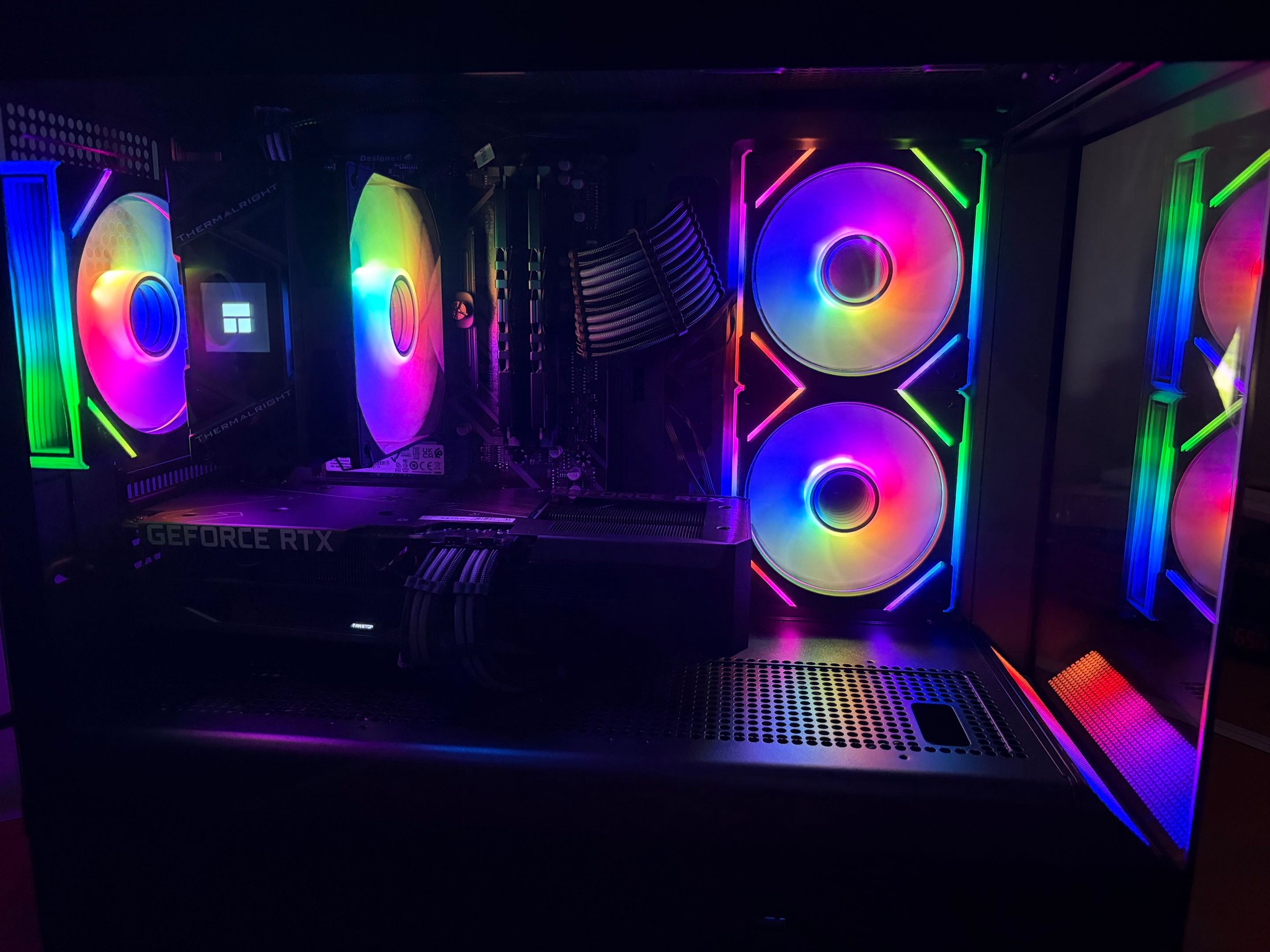 **❄️🔥 AORUS RTX 3060 ELITE 12GB + Ryzen 7 3700X | 16GB OLOy 3000MHz | 2.5TB Blackout Gaming PC 🔥❄️**