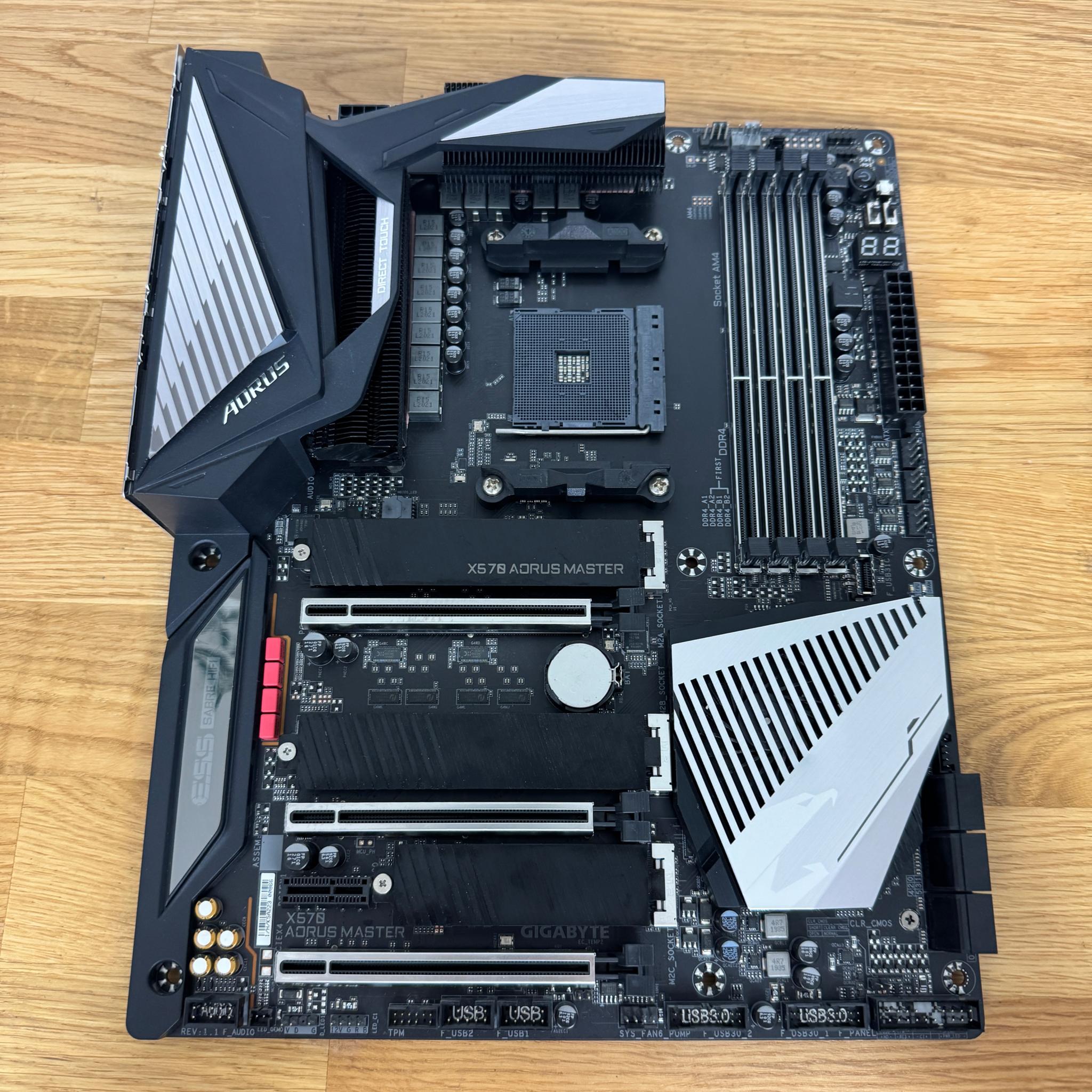 GIGABYTE X570 AORUS Master 6x SATA III DDR4-3200 PCIe 4.0 Motherboard
