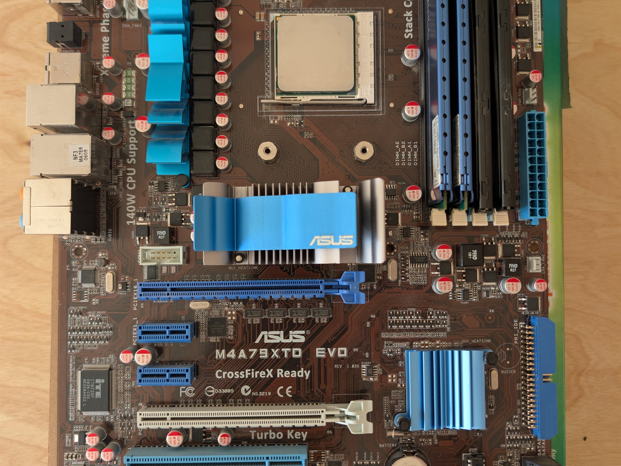 [All-AMD Retro Build] Phenom II X4 955 | Radeon HD 6850 | 8GB RAM | 256GB SSD | Hyper 212