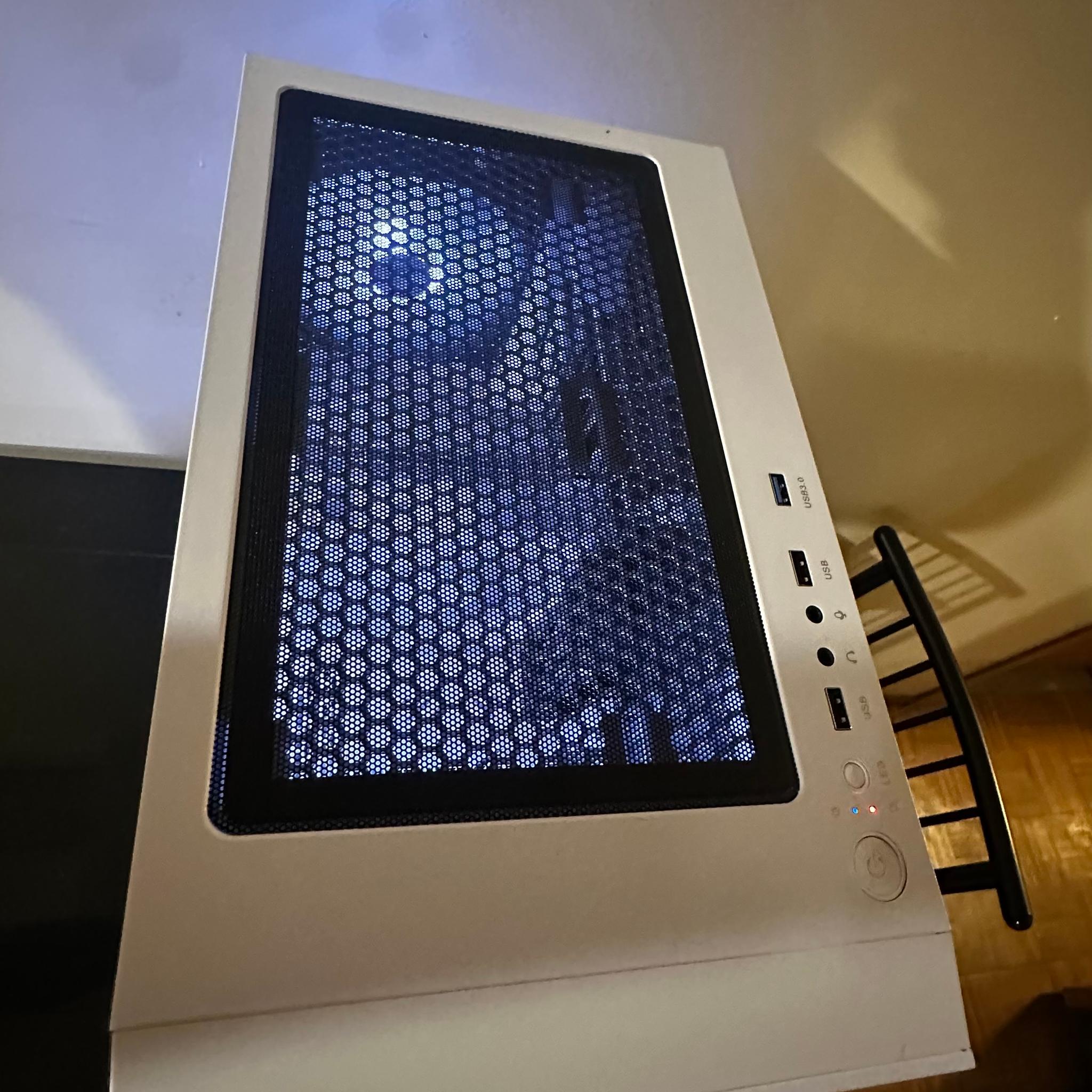 Custom Gaming PC | i7-6700K | RX 580 8GB | 32GB RAM | 280GB SSD + 1TB HDD