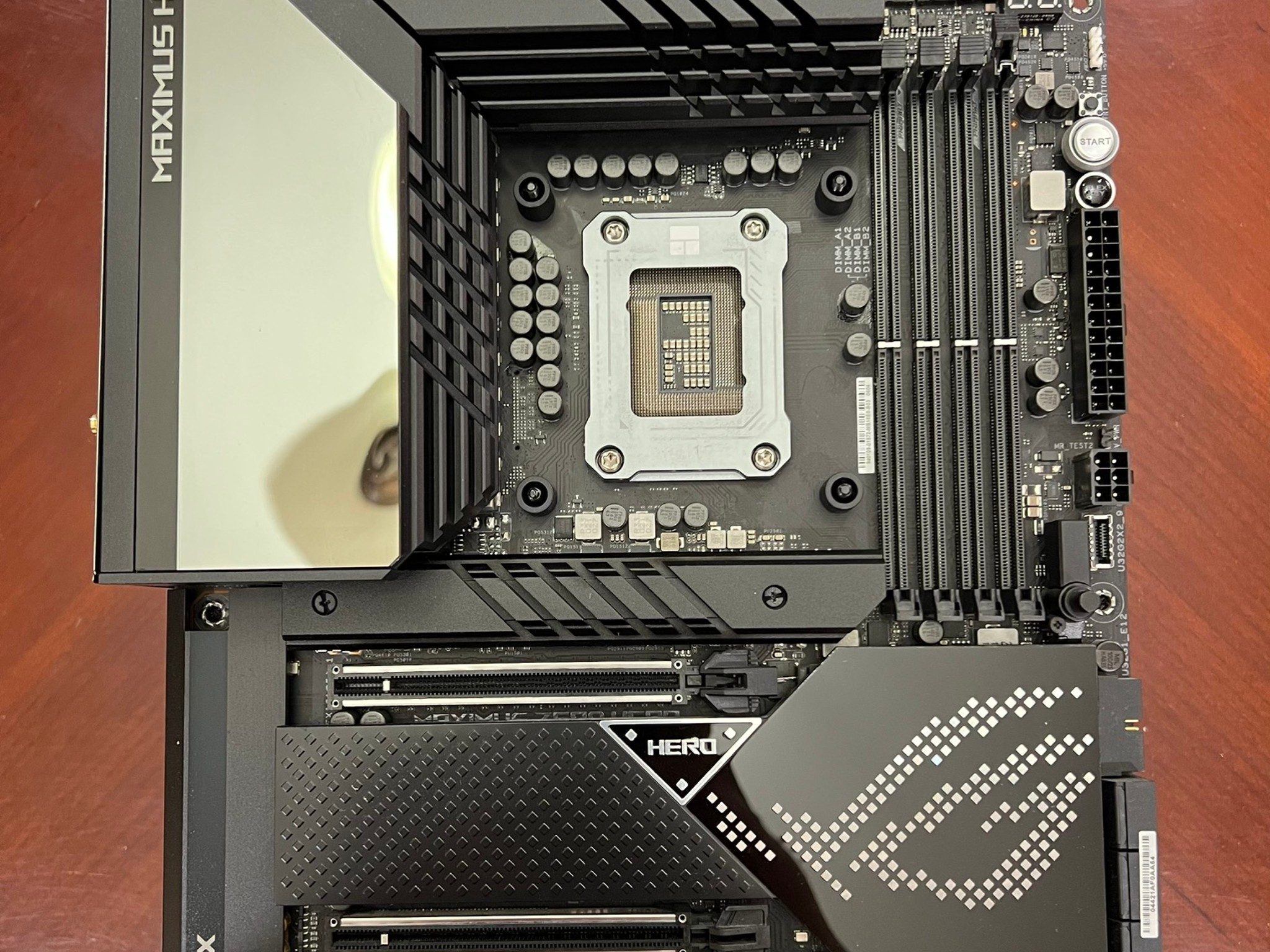 ROG MAXIMUS Z790 HERO BUNDLE WITH 360 AIO.