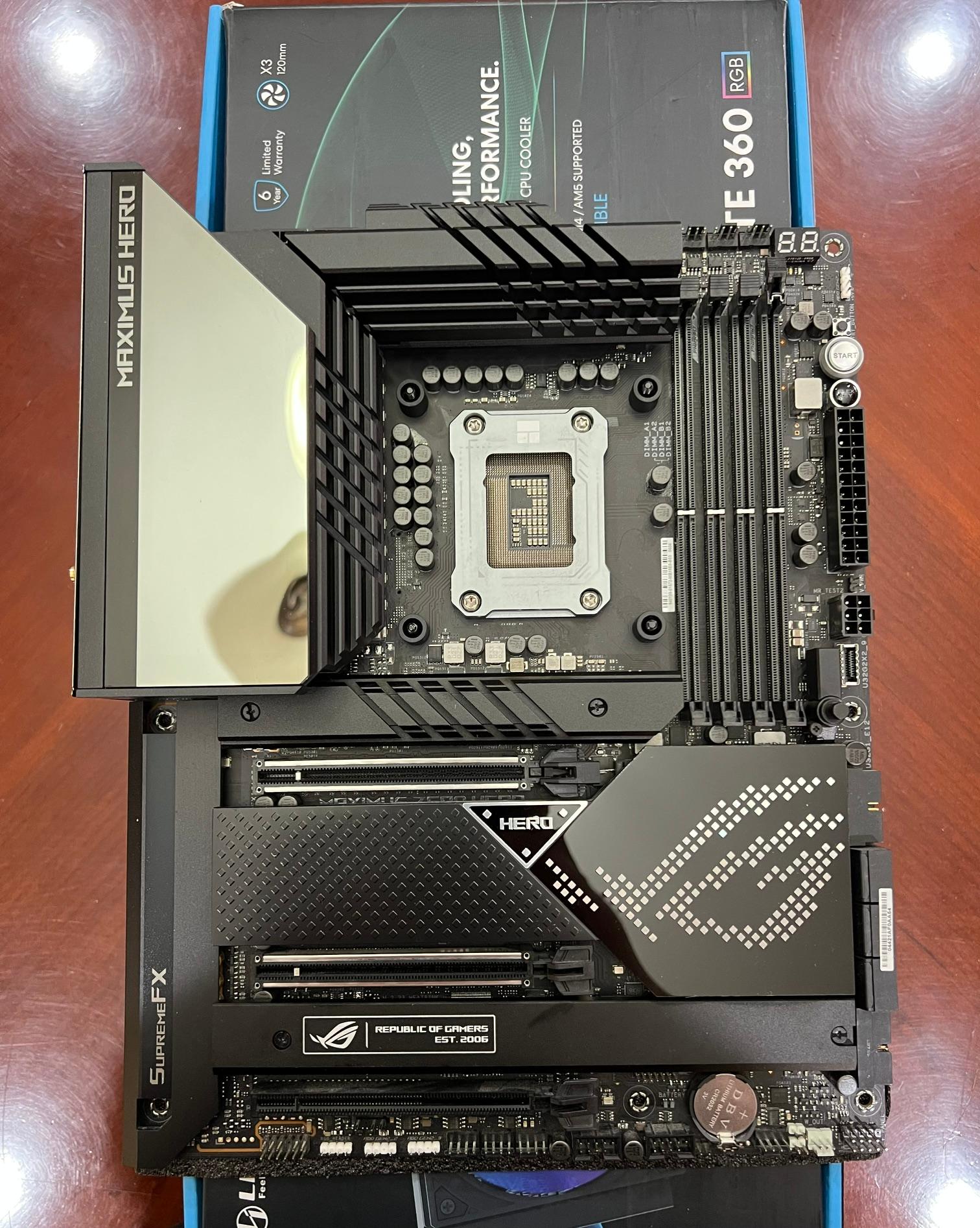 ROG MAXIMUS Z790 HERO BUNDLE WITH 360 AIO.