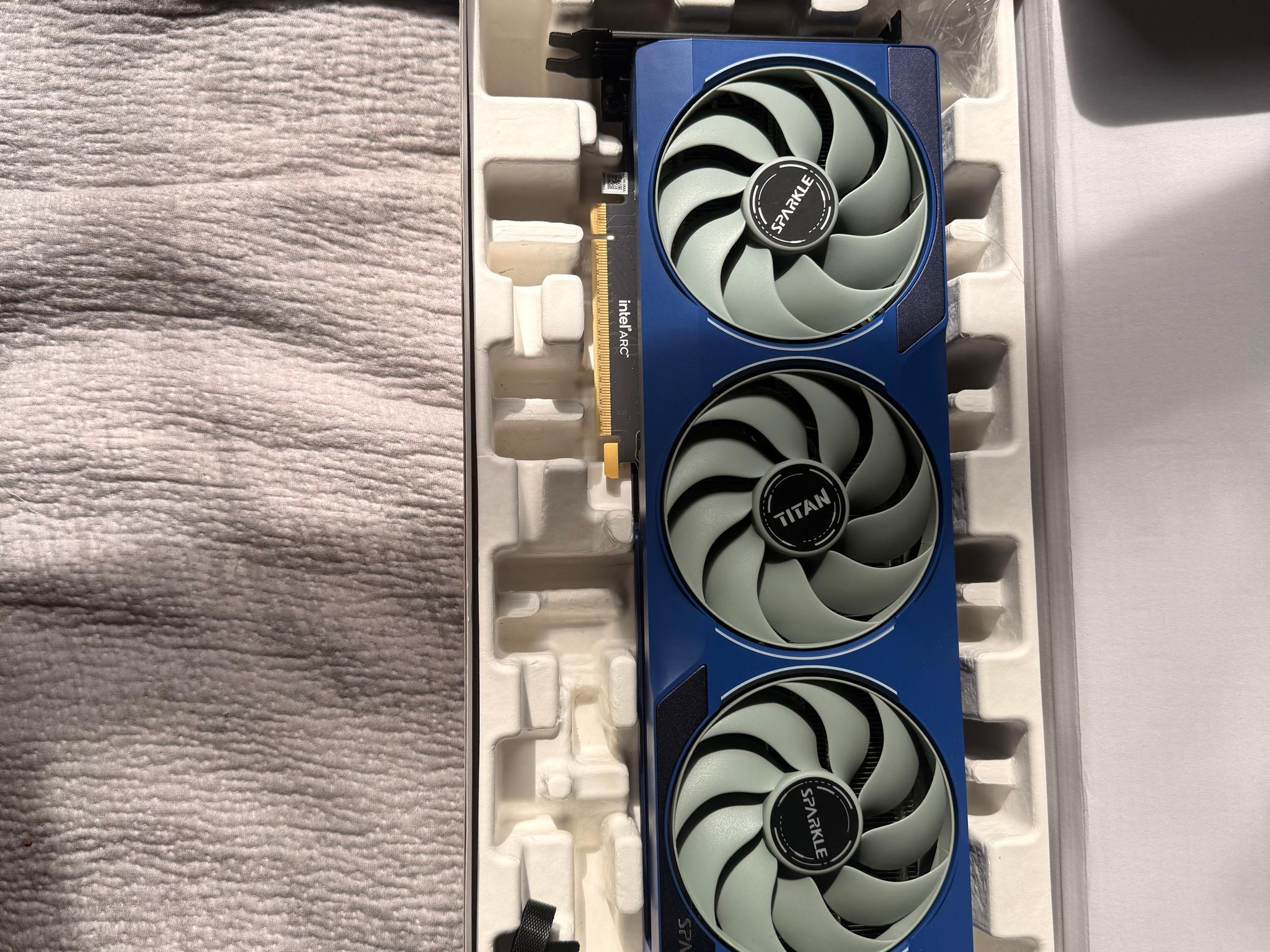 BARELY USED SPARKLE TITAN OC INTEL ARC B580/  CORSAIR CX550 PSU INCLUDED!!!!
