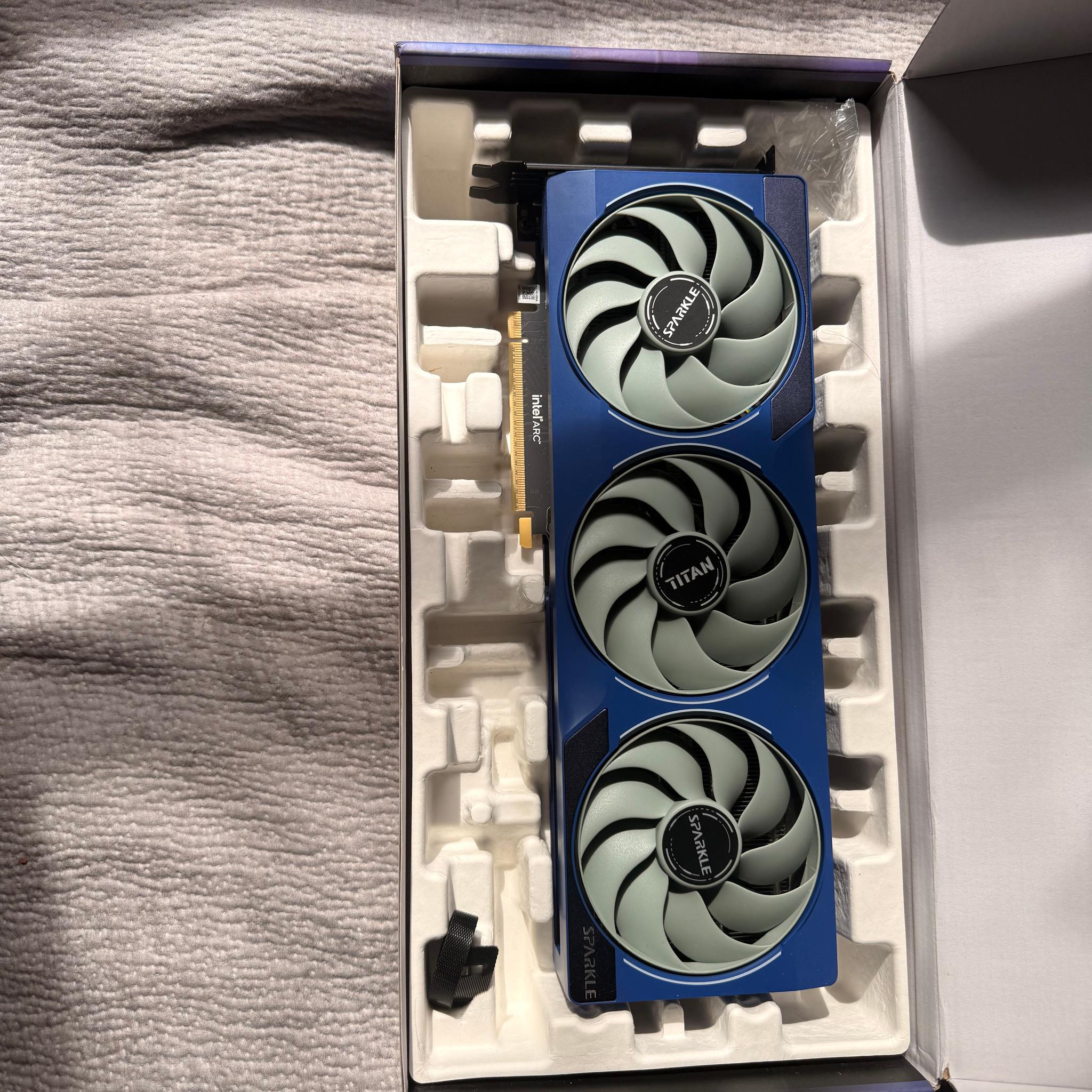 BARELY USED SPARKLE TITAN OC INTEL ARC B580/  CORSAIR CX550 PSU INCLUDED!!!!