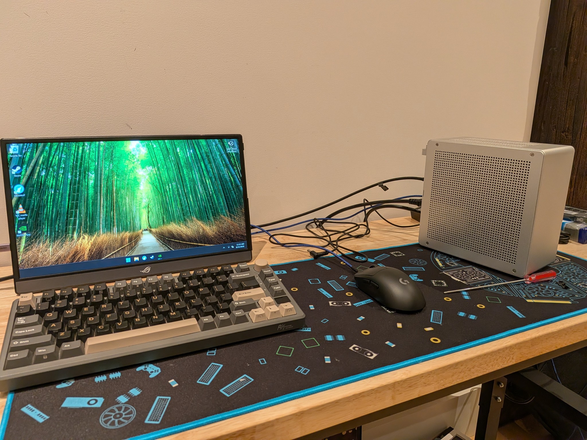 1080p Hitchhiker - RTX 5060, Ryzen 5 5500, 16 GB DDR4, 1 TB NVME, Low Profile