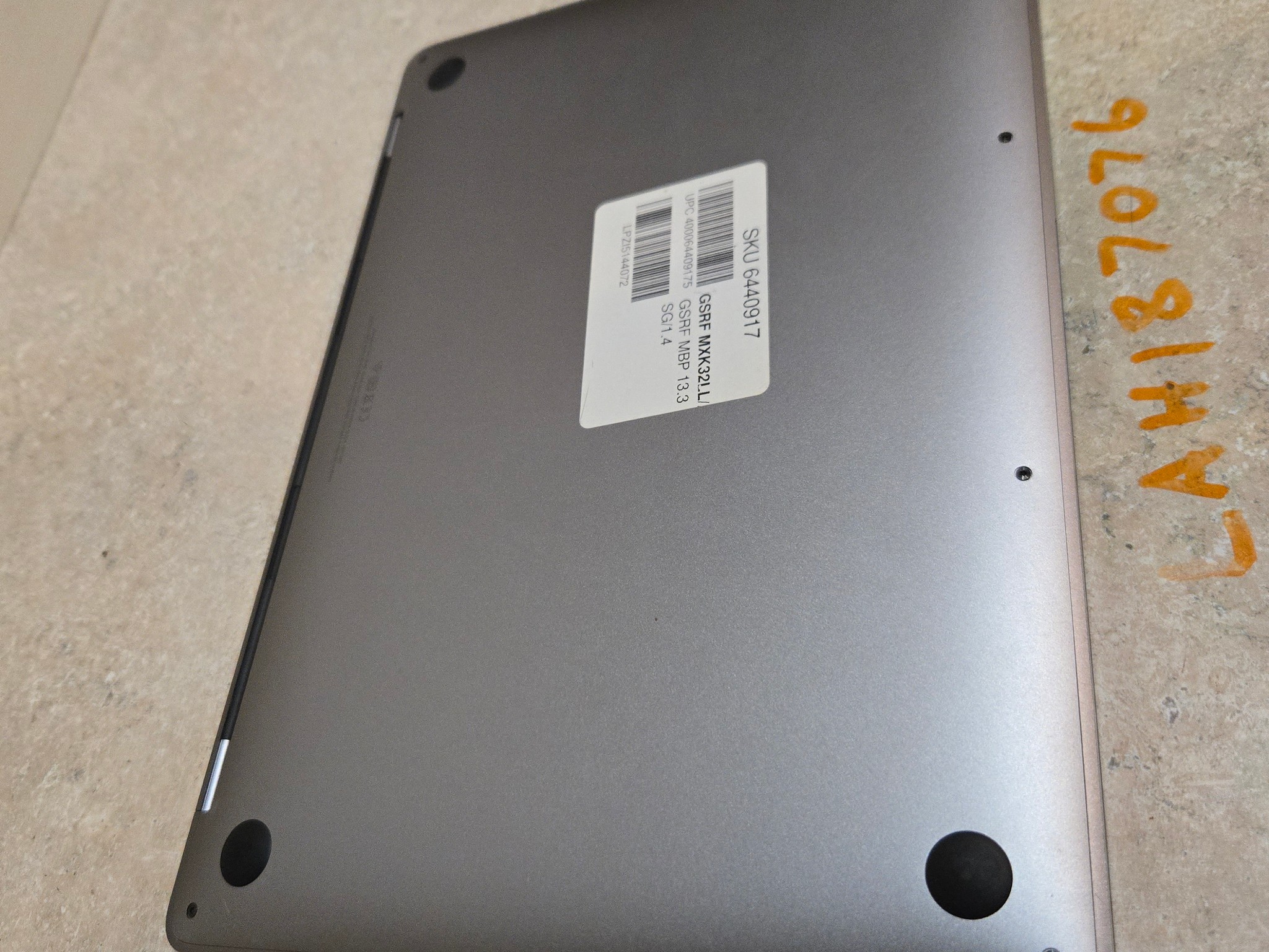 Apple Macbook Pro 13 inch Laptop - 2019 - 128GB SSD - intel i5 - Model A2159