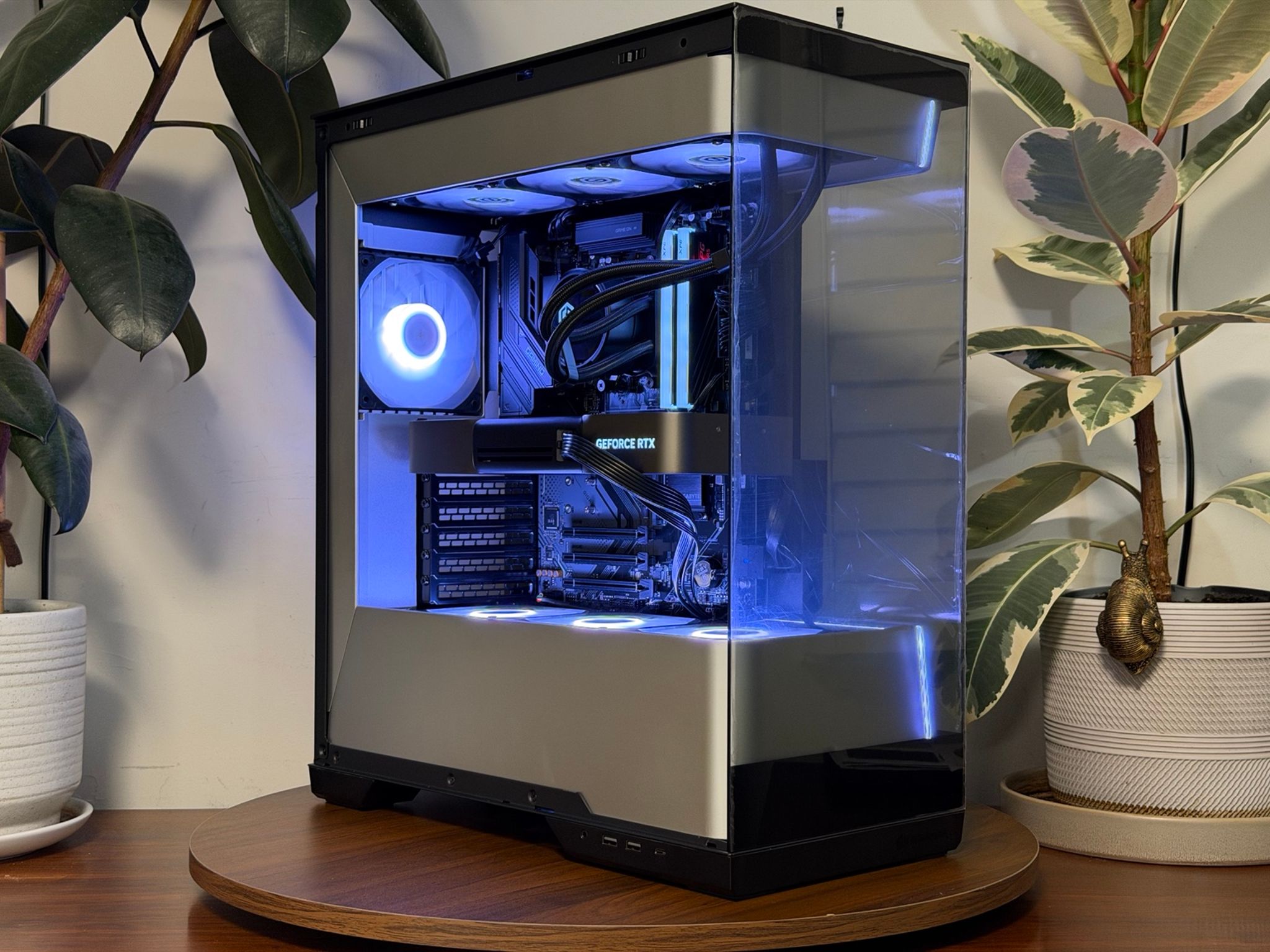 RTX 5080 Founders Edition | Ryzen 7 9800X3D | 32GB DDR5 | 1TB NVMe | Phanteks EVOLV X2