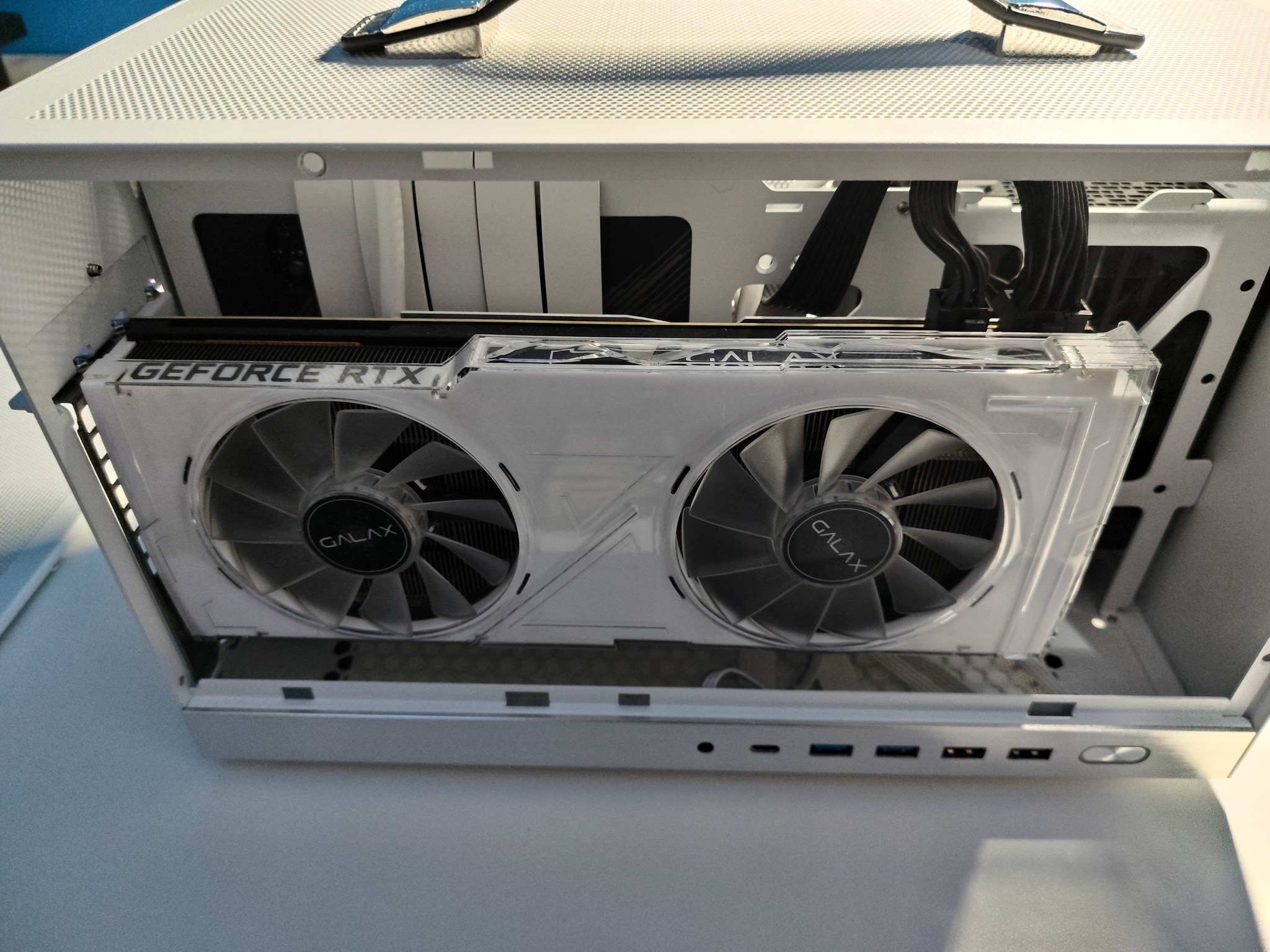Custom White Ryzen Gaming PC Build