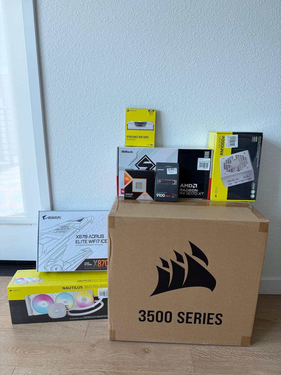 High-End Gaming PC - AMD Ryzen 7 9800X3D / AMD RX 9070 XT / 32GB DDR5 RAM