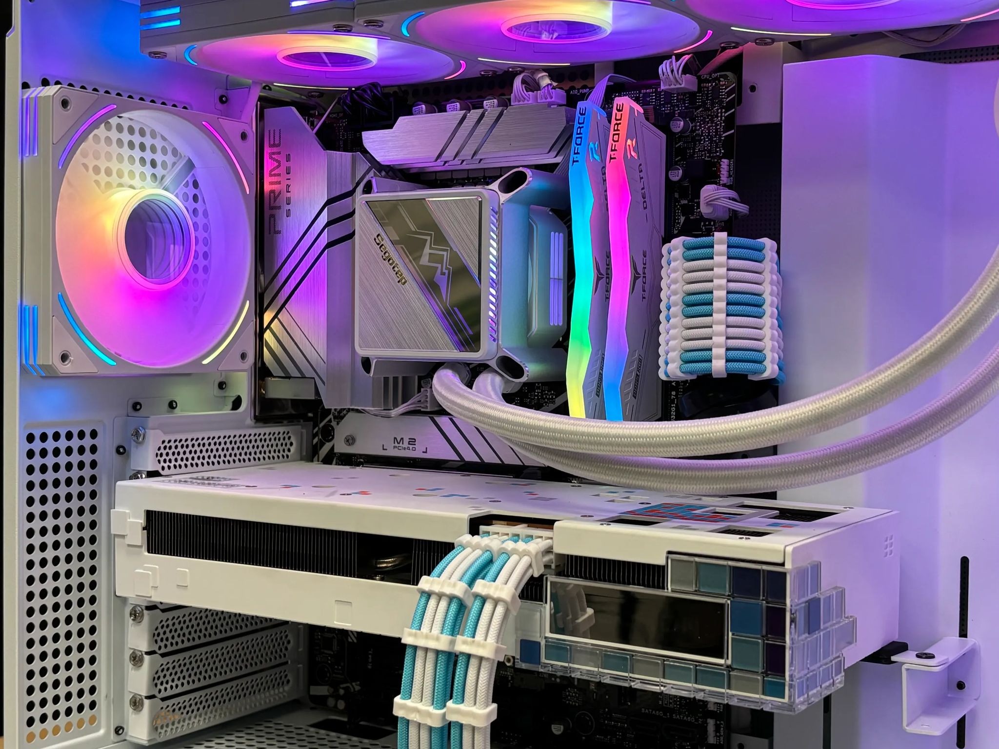 Seraphinx i7-13700KF 5.8GHz, RX 6750 12GB, 1TB NVME SSD, 32GB RGB DDR5, 850W PSU