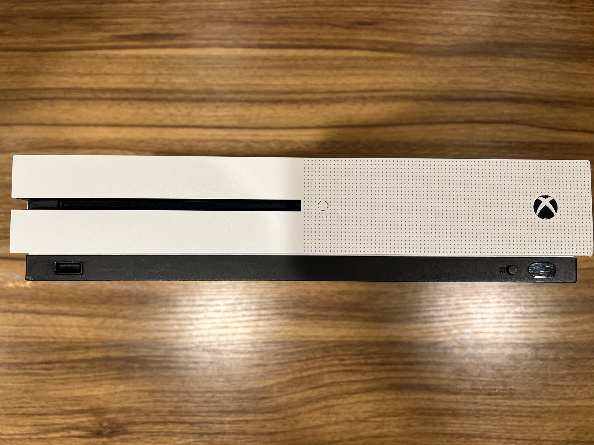 Xbox One S 1TB Disk Edition | Comes with Power and HDMI cables | White