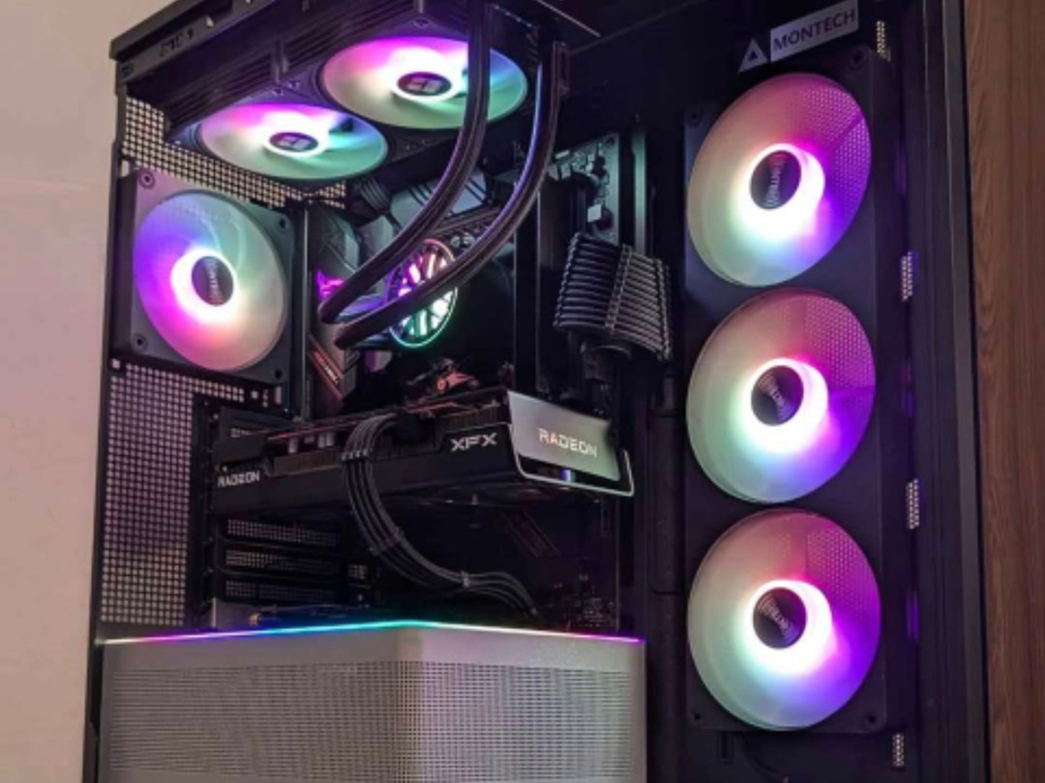 Custom Mid-Range Streaming/Gaming PC
