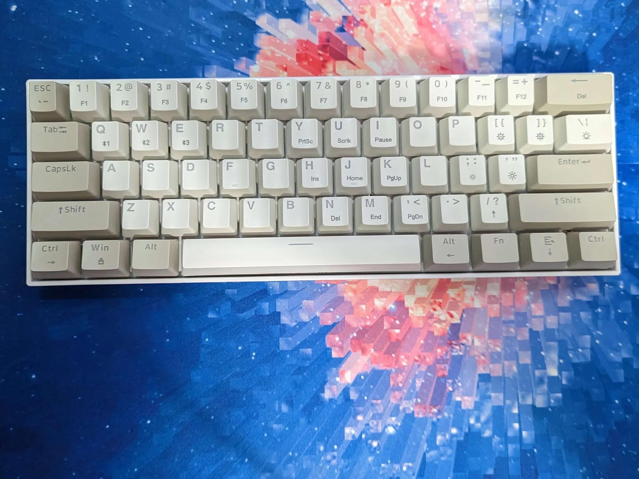 Redragon K630 - Beige Keycaps