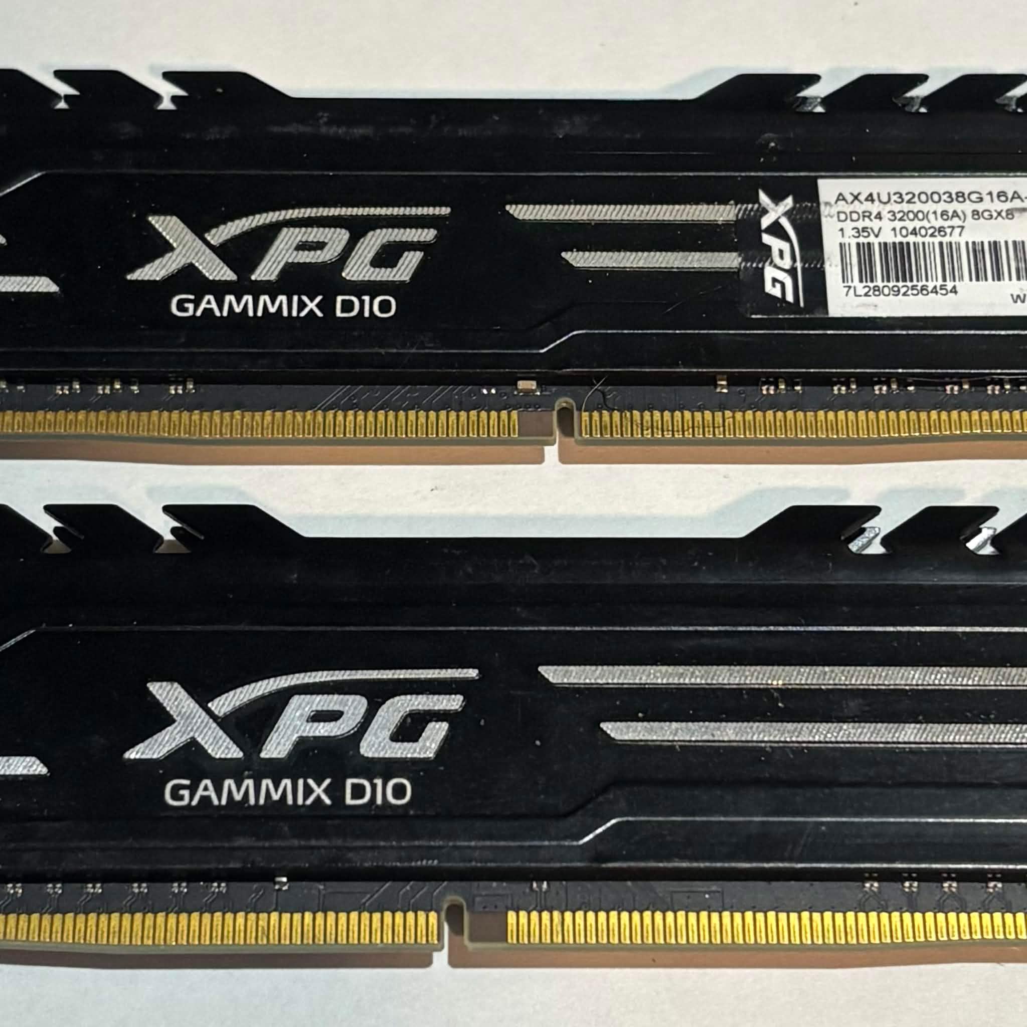 XPG Gammix D10 16GB (2x8GB) DDR4 3200MHz CL16 Gaming Memory Kit | AX4U320038G16A-BB10 |