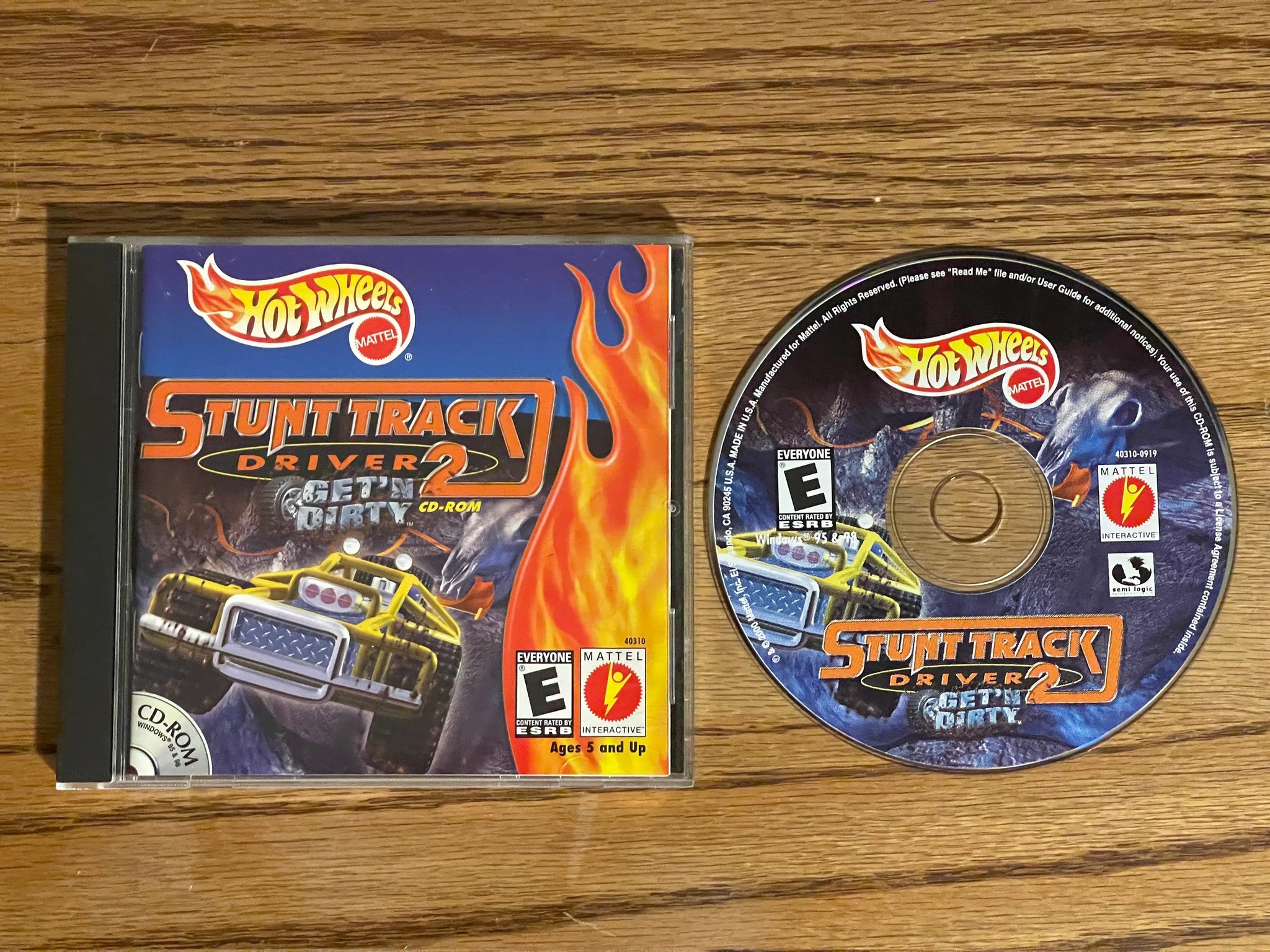 Hot Wheels Stunt Driver 2 Get'N Dirty (PC, 2001)