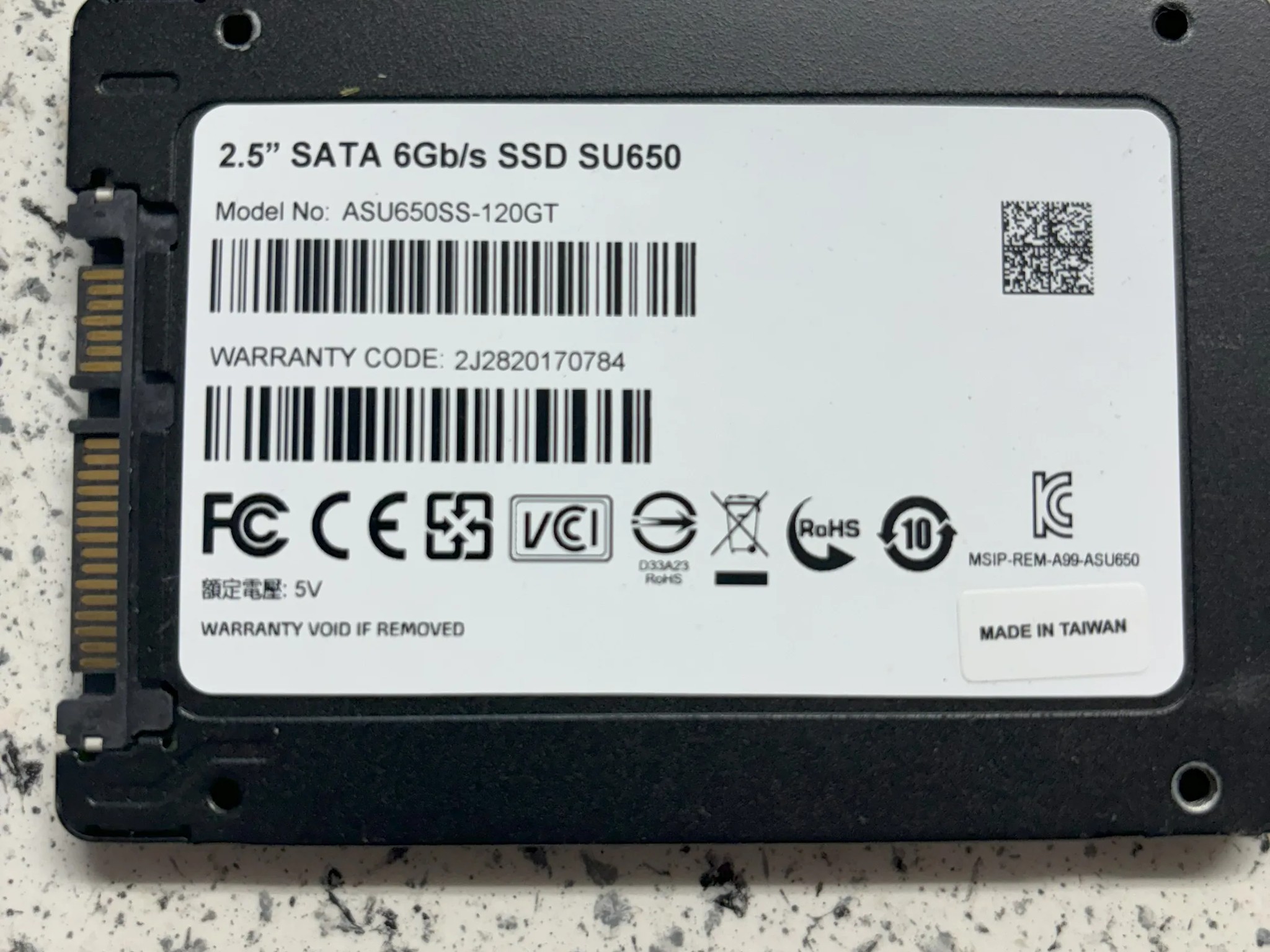 ADATA Ultimate SU650 240GB 2.5" SATA III Internal SSD (ASU650SS-240GT-R)