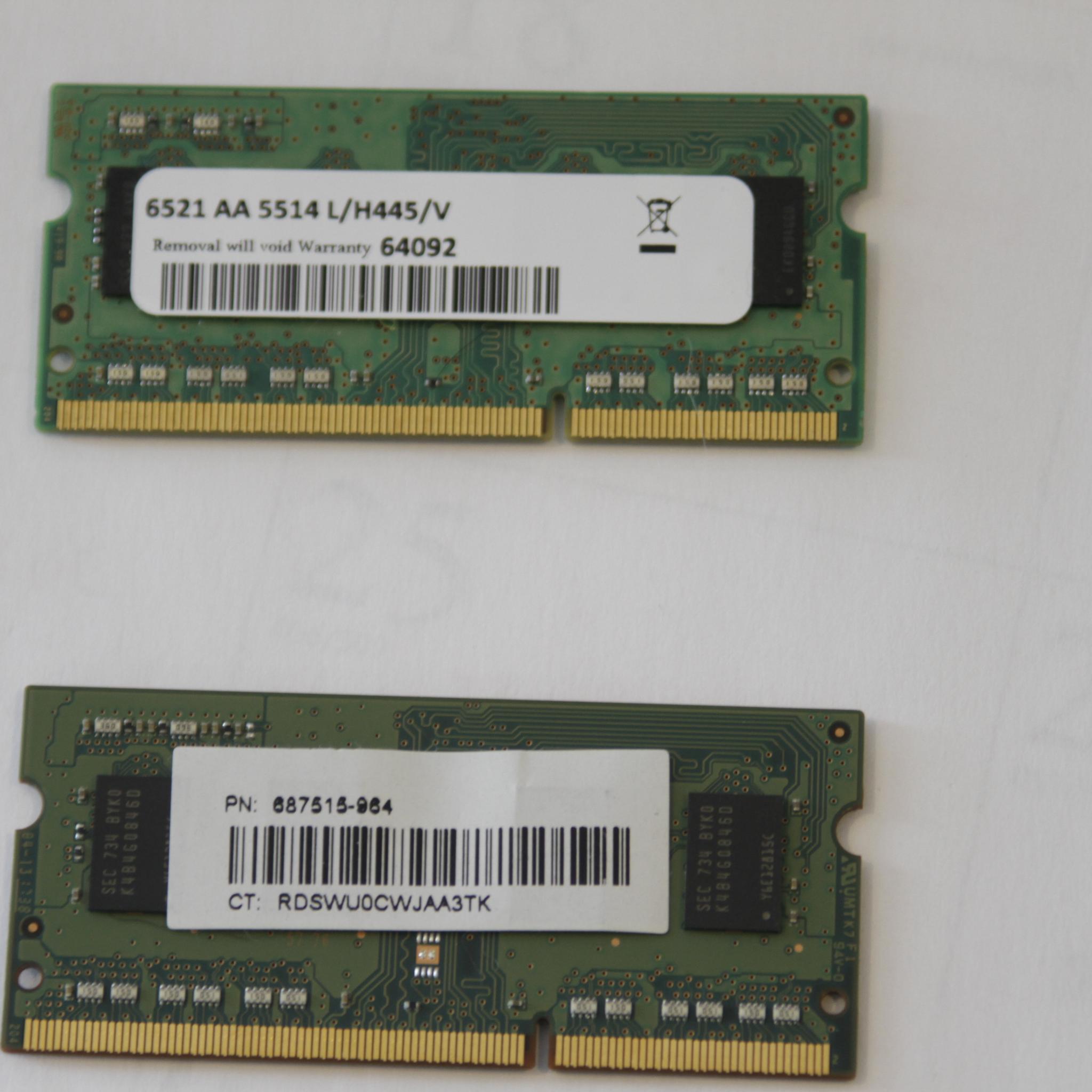 2 x 4GB Samsung DDR3-1600 SODIMM
