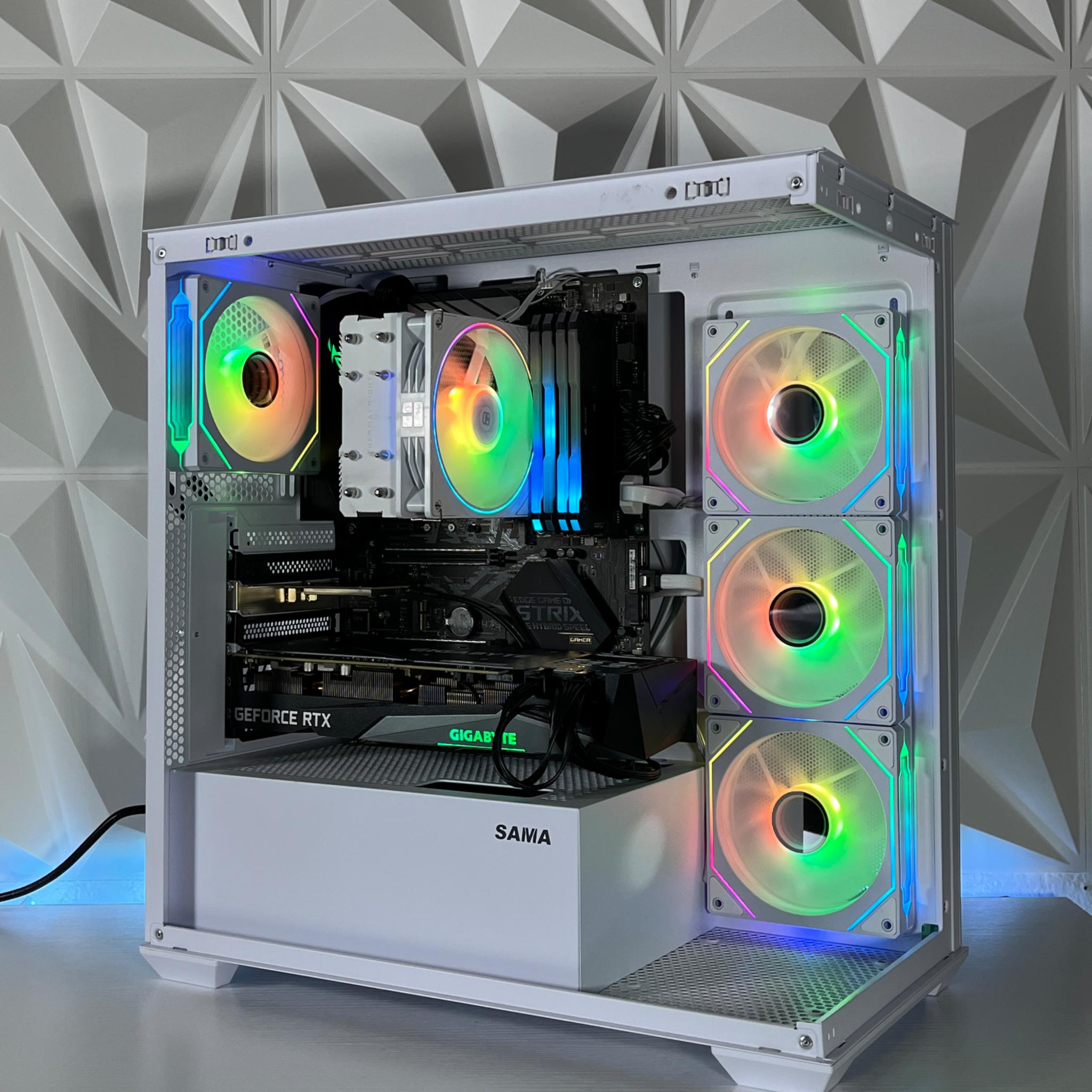 RTX 3070 OC, Ryzen 7 3700X, 32GB RAM | White RGB Gaming Computer