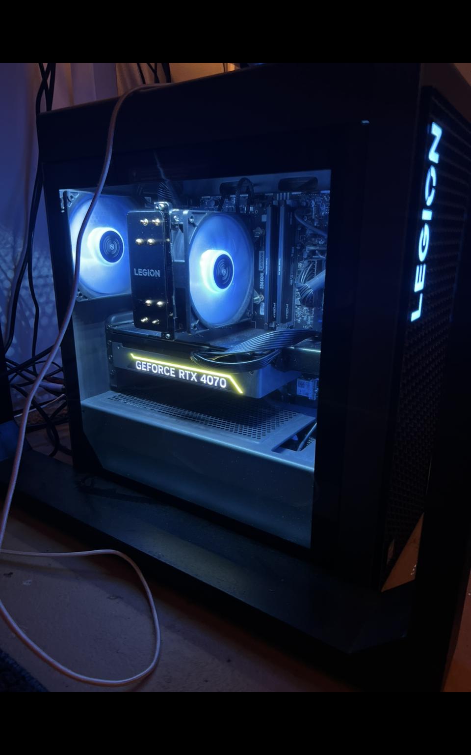 Lenovo Legion Tower 5i RTX 4070 12GB VRAM + Intel i7-13700F