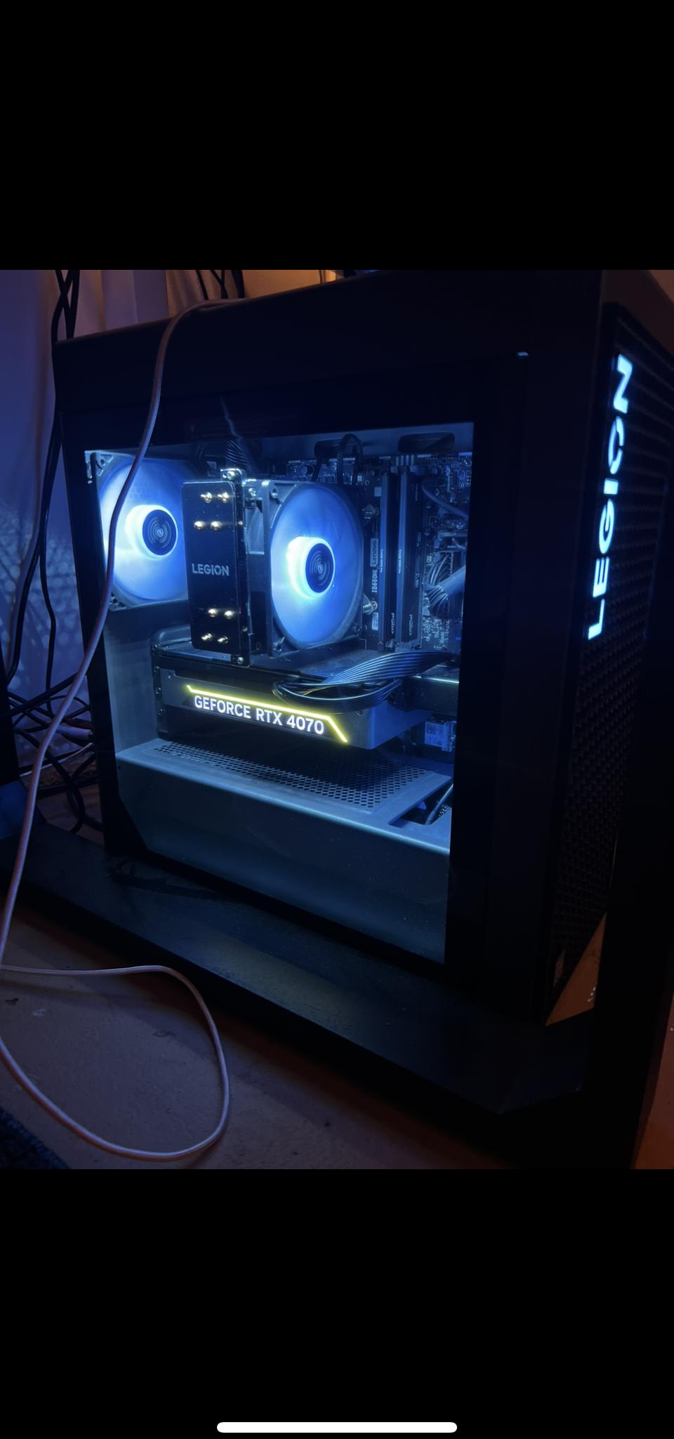 Lenovo Legion Tower 5i RTX 4070 12GB VRAM + Intel i7-13700F
