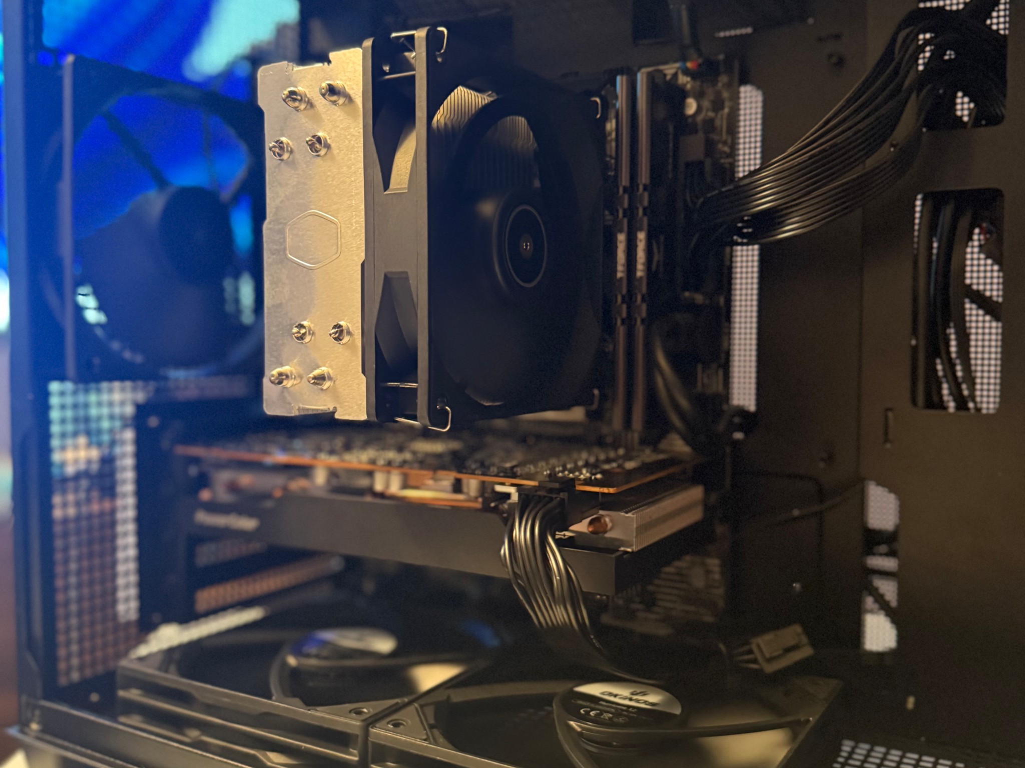 ▪️RX 6600XT | i5 12400 | 1TB SSD | 16GB DDR4