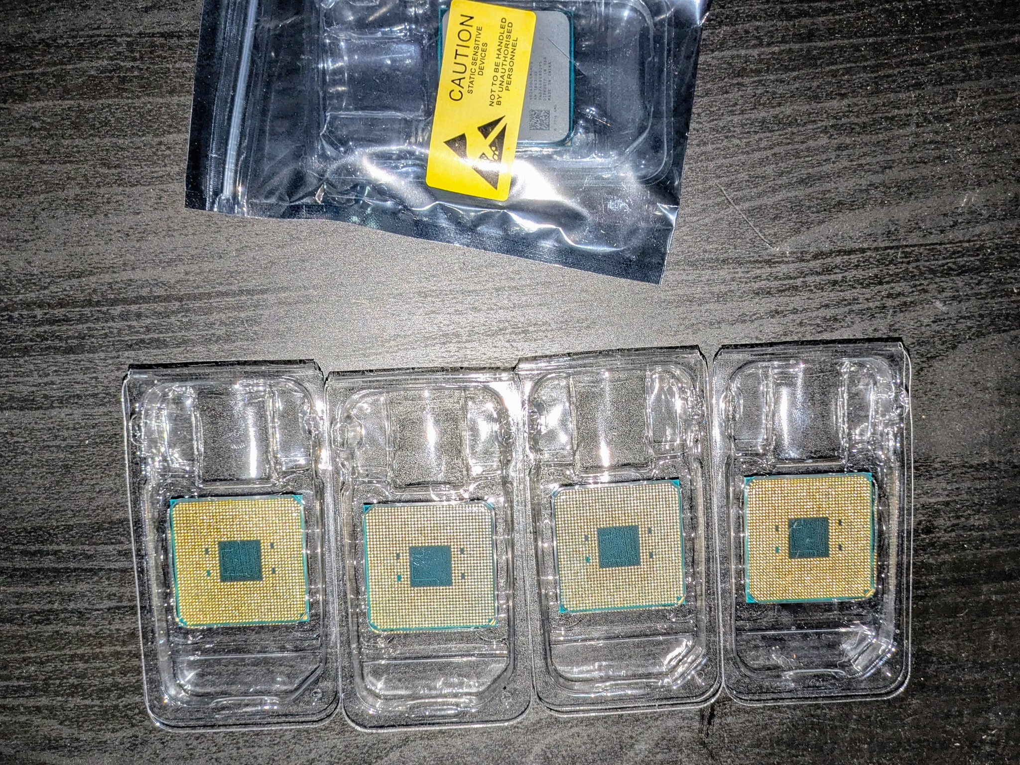 Ryzen 5 2400G w/ integrated Vega graphics