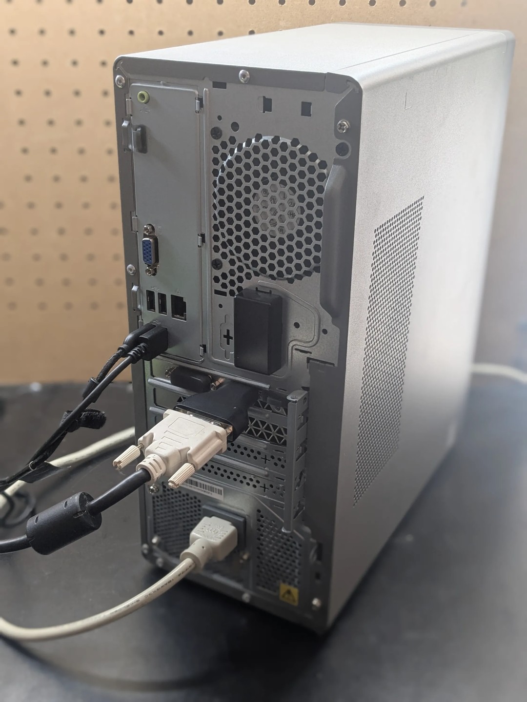 Luxe on a Budget | 200 FPS Fortnite | i5-10400, RTX 3050 6GB, 16GB