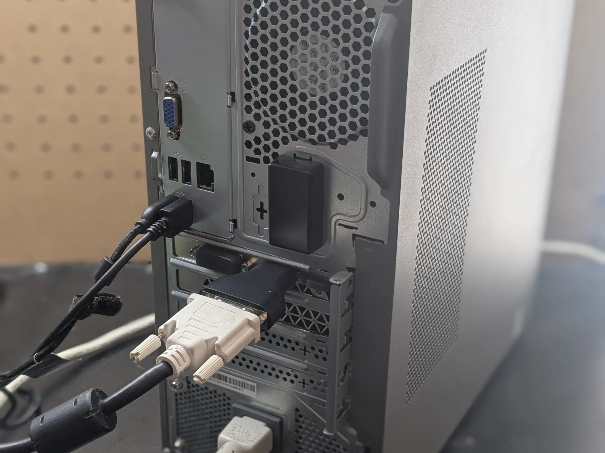 Luxe on a Budget | 200 FPS Fortnite | i5-10400, RTX 3050 6GB, 16GB RAM, SSD, Win11, WiFi