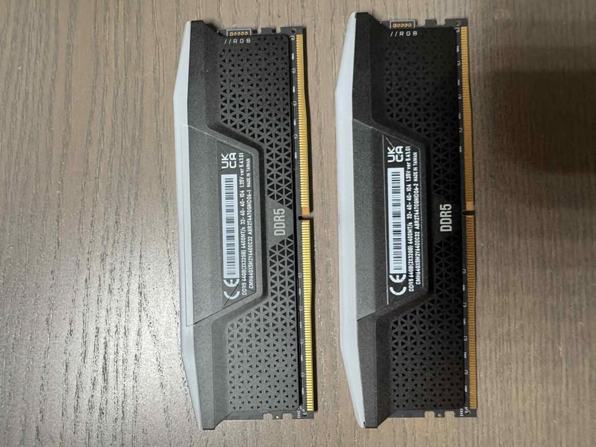 64GB CORSAIR VENGEANCE DDR5 RGB 6400 MHZ CL32