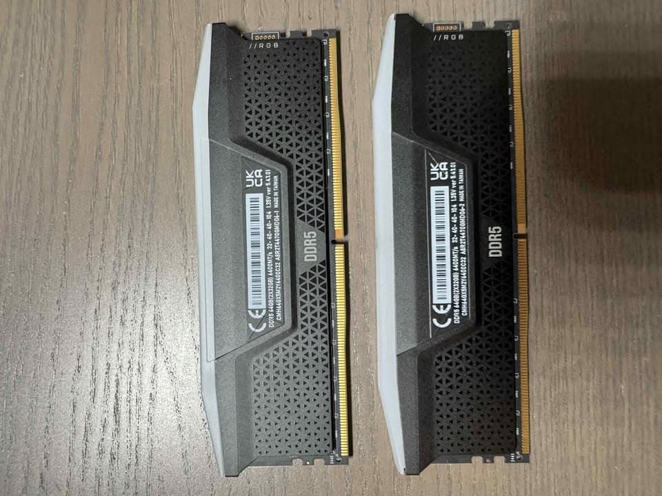 64GB CORSAIR VENGEANCE DDR5 RGB 6400 MHZ CL32