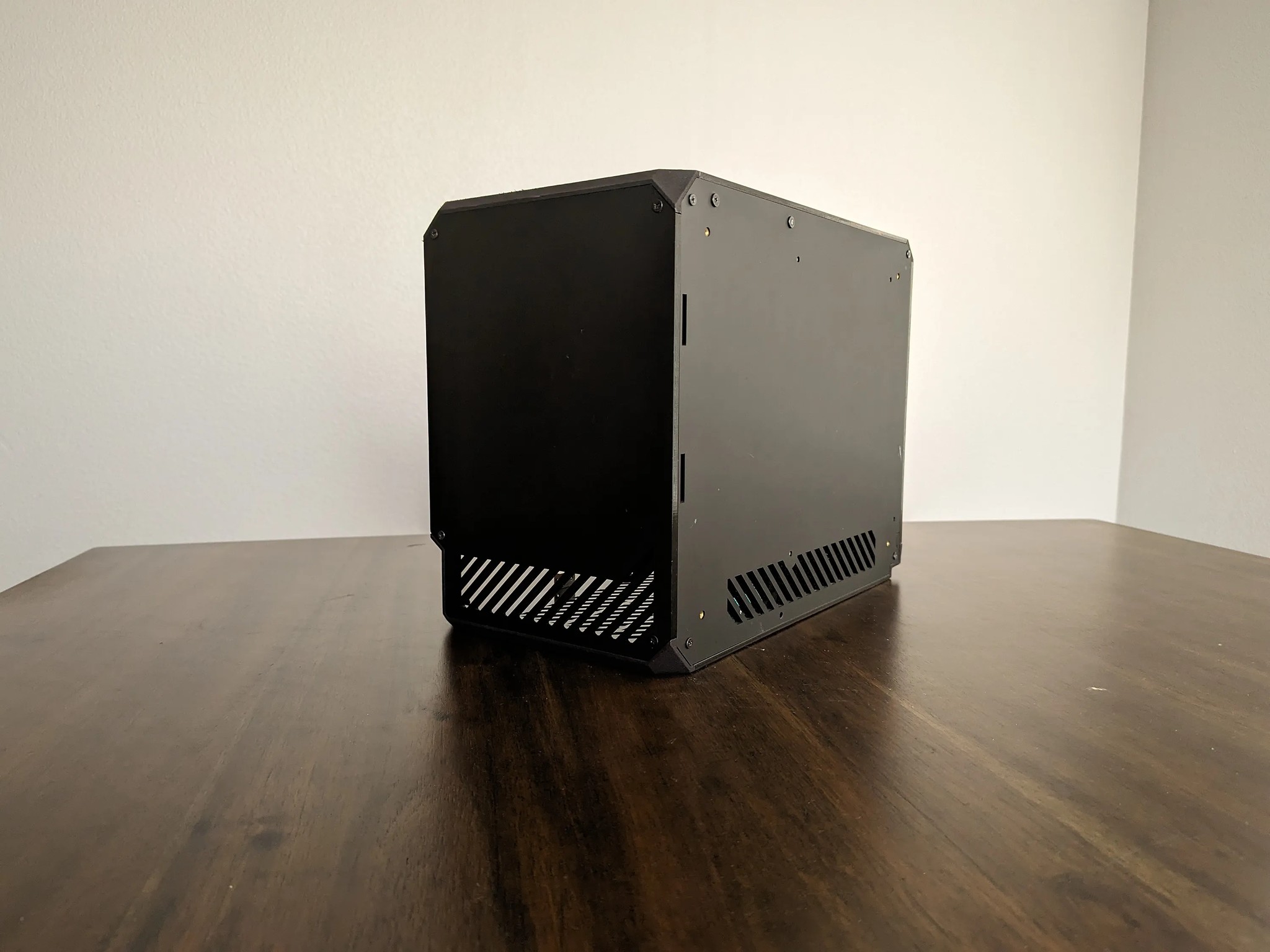 Lz7 XTD Mini-ITX Case