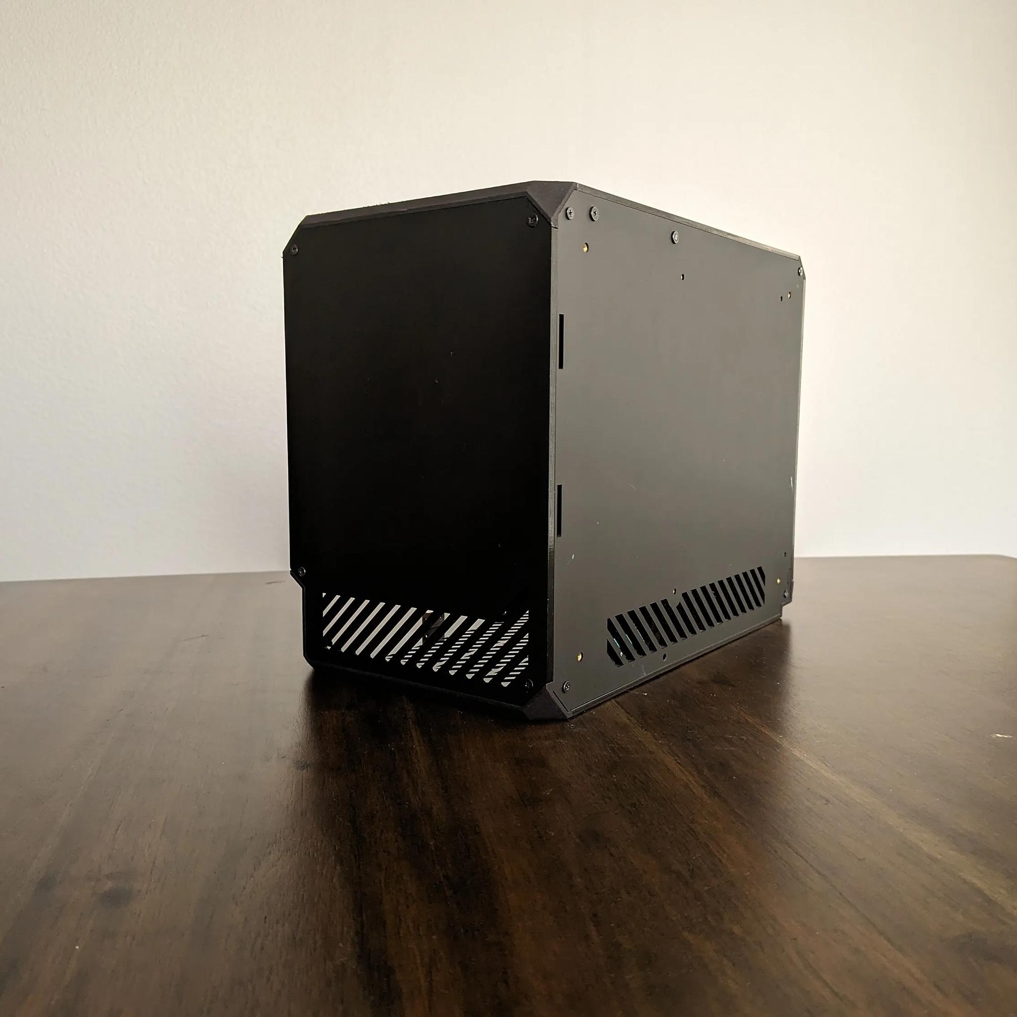 Lz7 XTD Mini-ITX Case