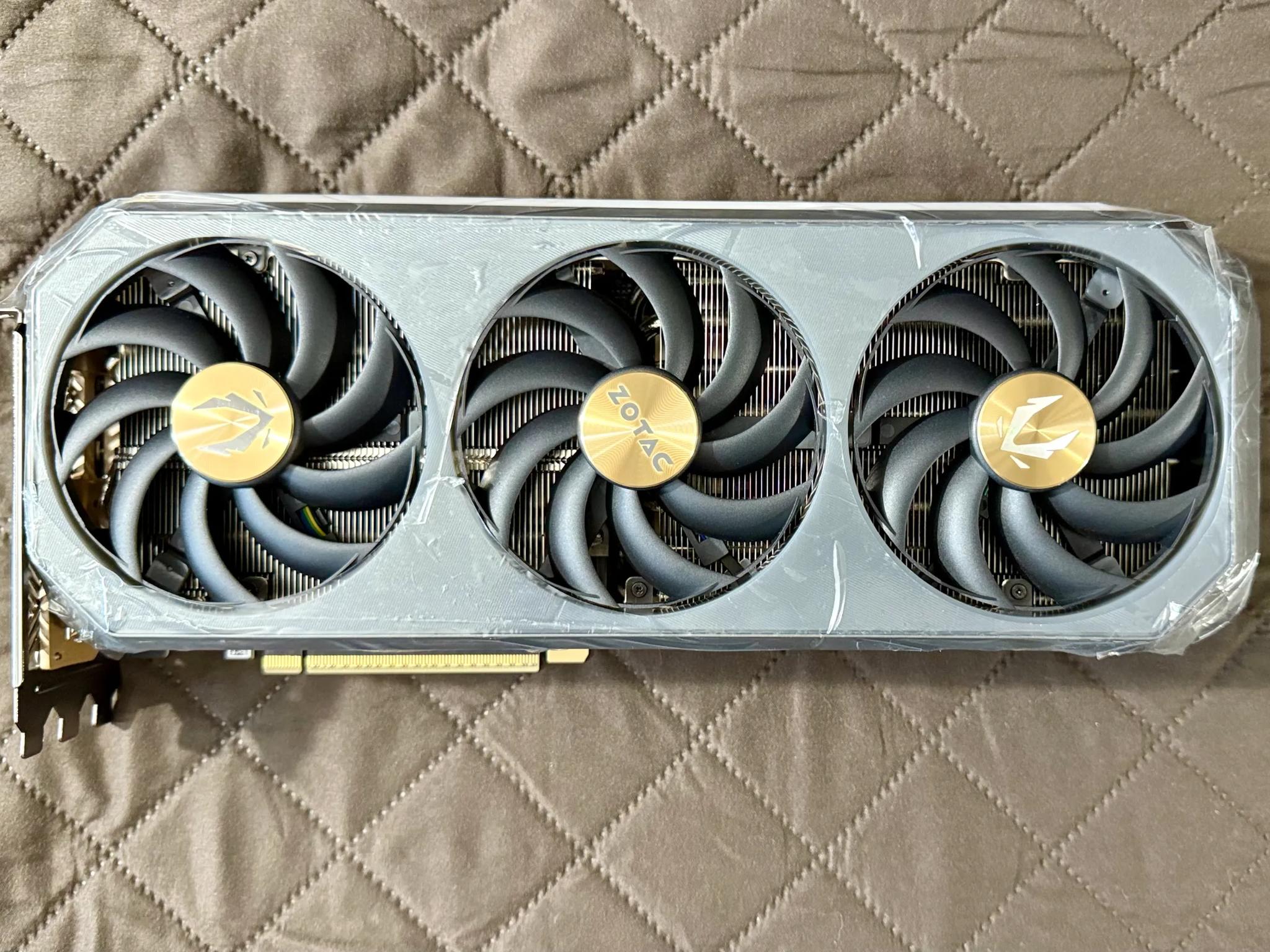 ZOTAC Gaming GeForce RTX 5090 AMP Extreme Infinity - DLSS 4 - 32GB - GDDR7