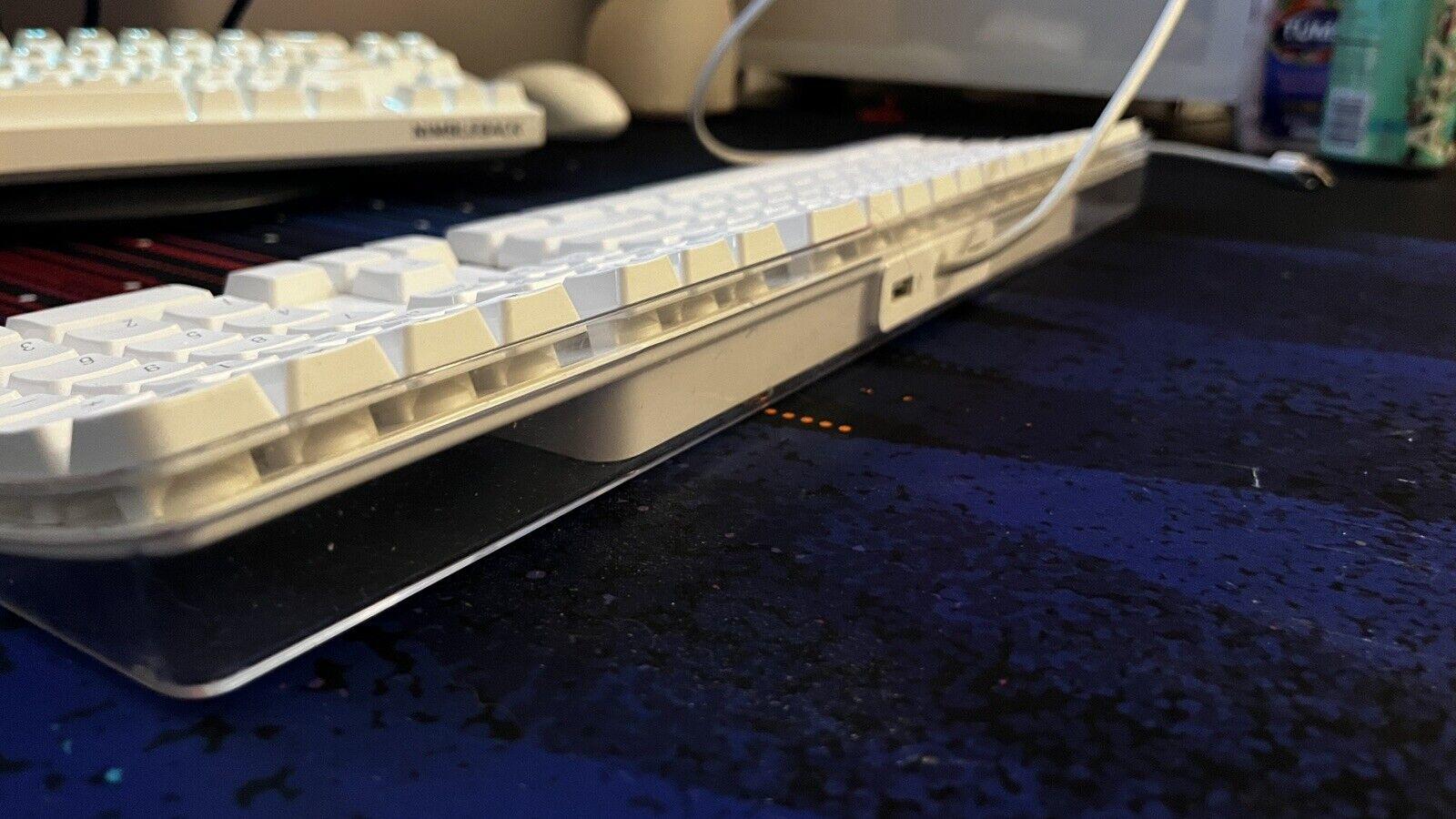 Apple OEM Wired Dual USB Keyboard Model A1048 White 2003 Tested and Working