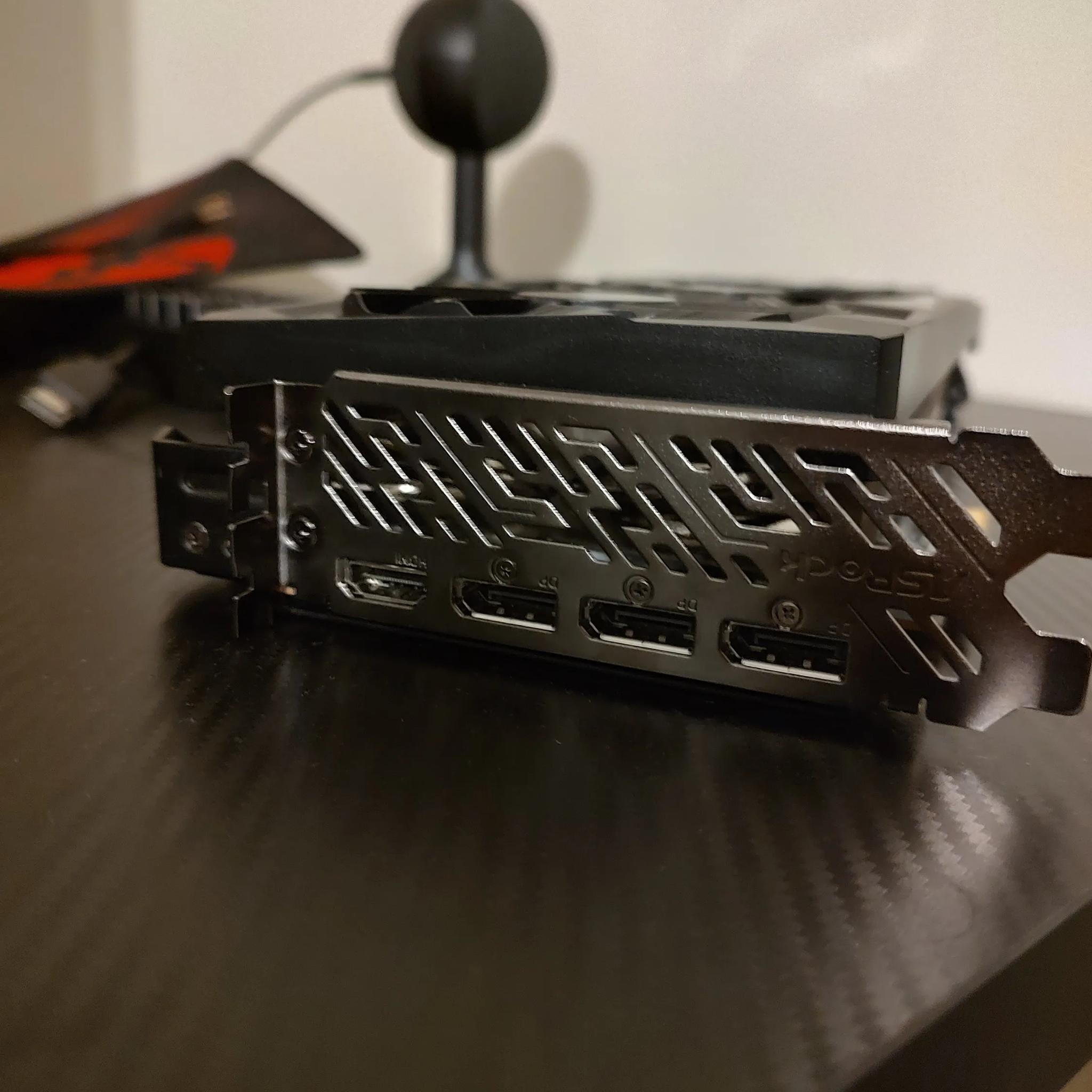Asrock phantom gaming 7800XT with original box (almost new))
