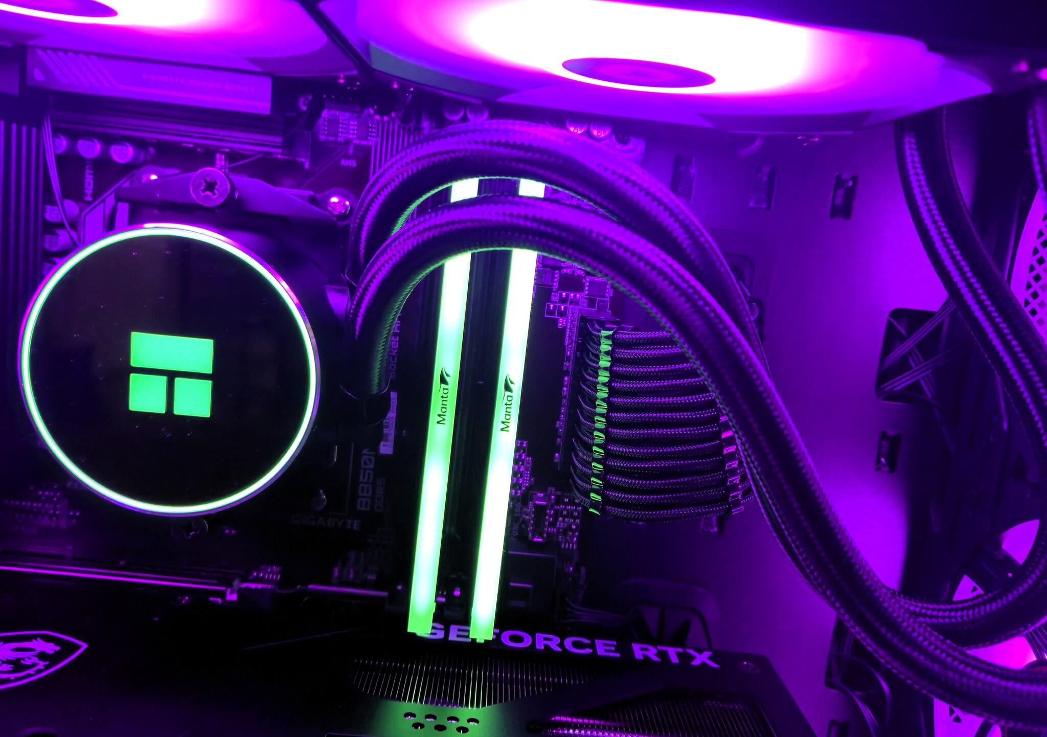 RTX 5070 Ti - 9850X3D - 32GB DDR5 6400 CL32 - 2TB Crucial NVMe