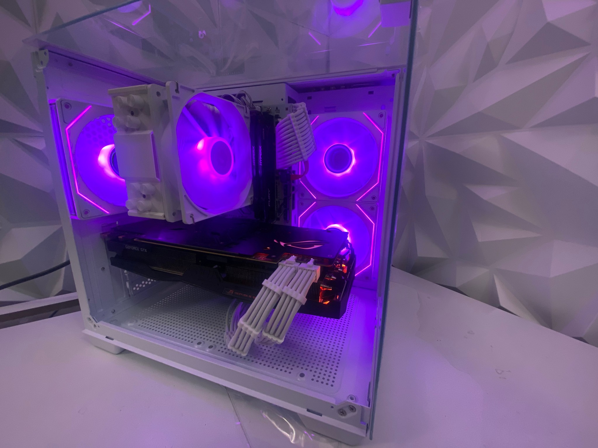 💘 💘 White Elite Build – Ryzen 7 2700 + GTX 1080 Ti 11GB | 1080p/1440p High FPS Ready