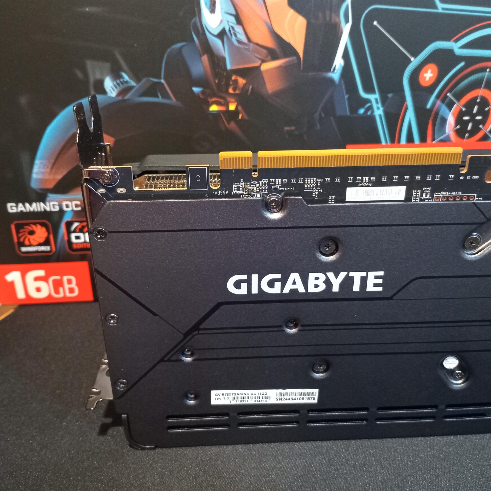 GIGABYTE Radeon RX 7800 XT GAMING OC 16G