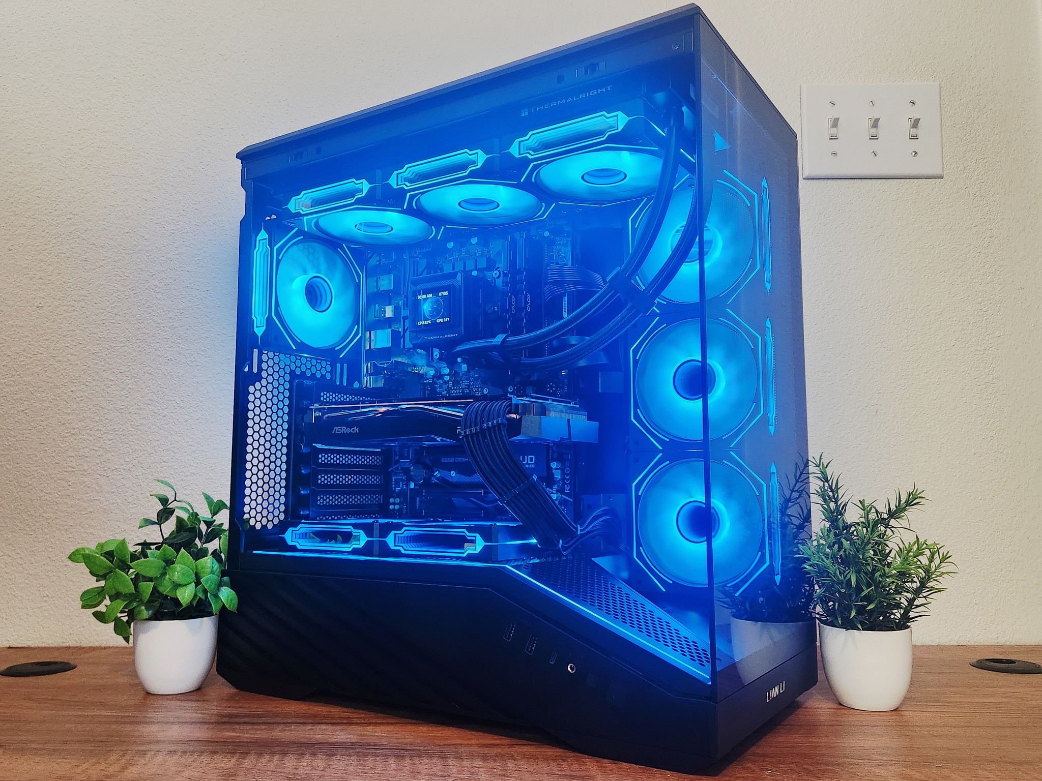 RX 6700XT | i7 11700F | 16GB RAM | 1TB SSD | WiFi + BT | WINDOWS