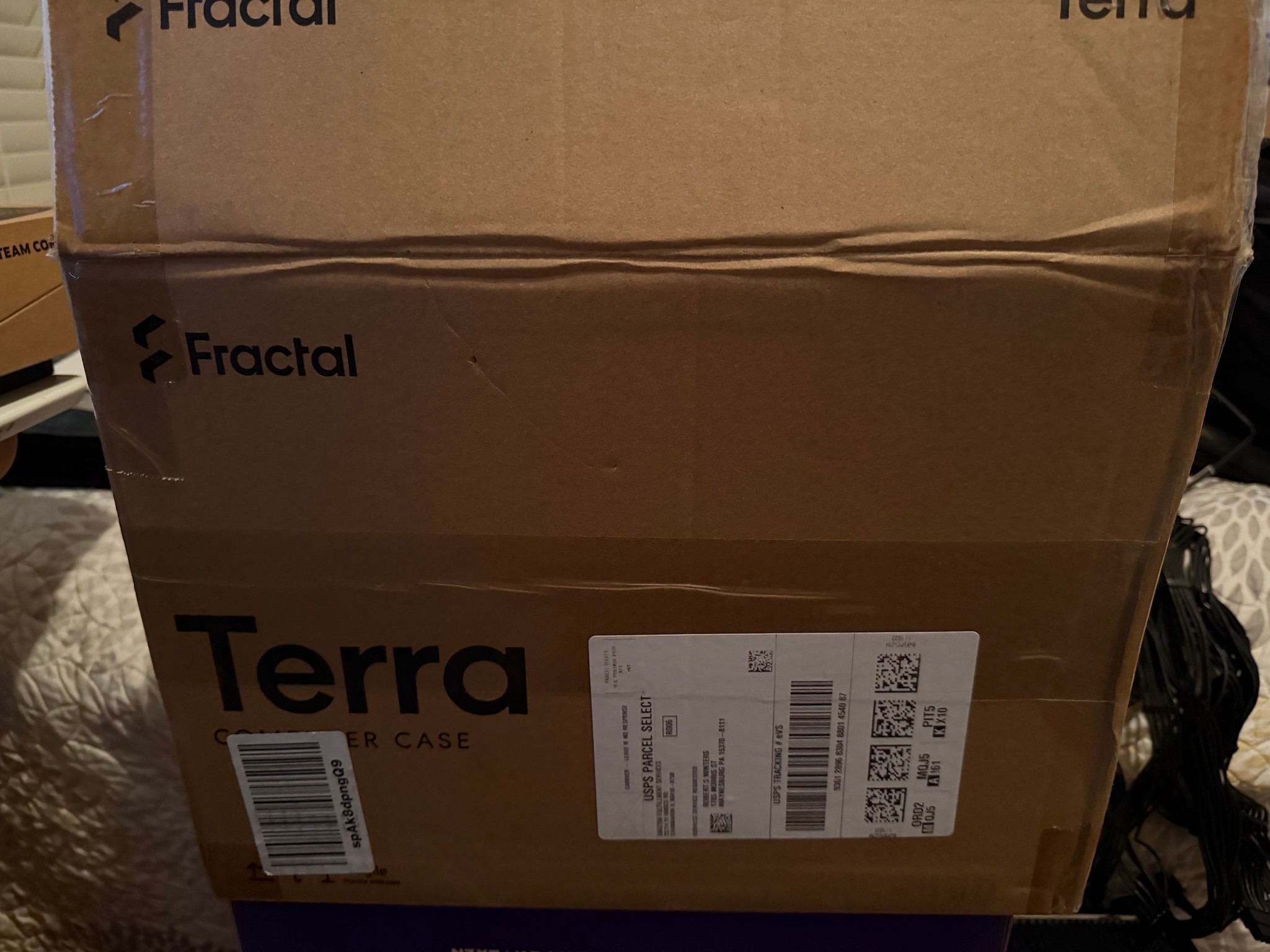 Fractal Design Terra Green 7800X3D, 32GB RAM, 512GB SSD, 7700XT, Win11 Pro Genuine copy!