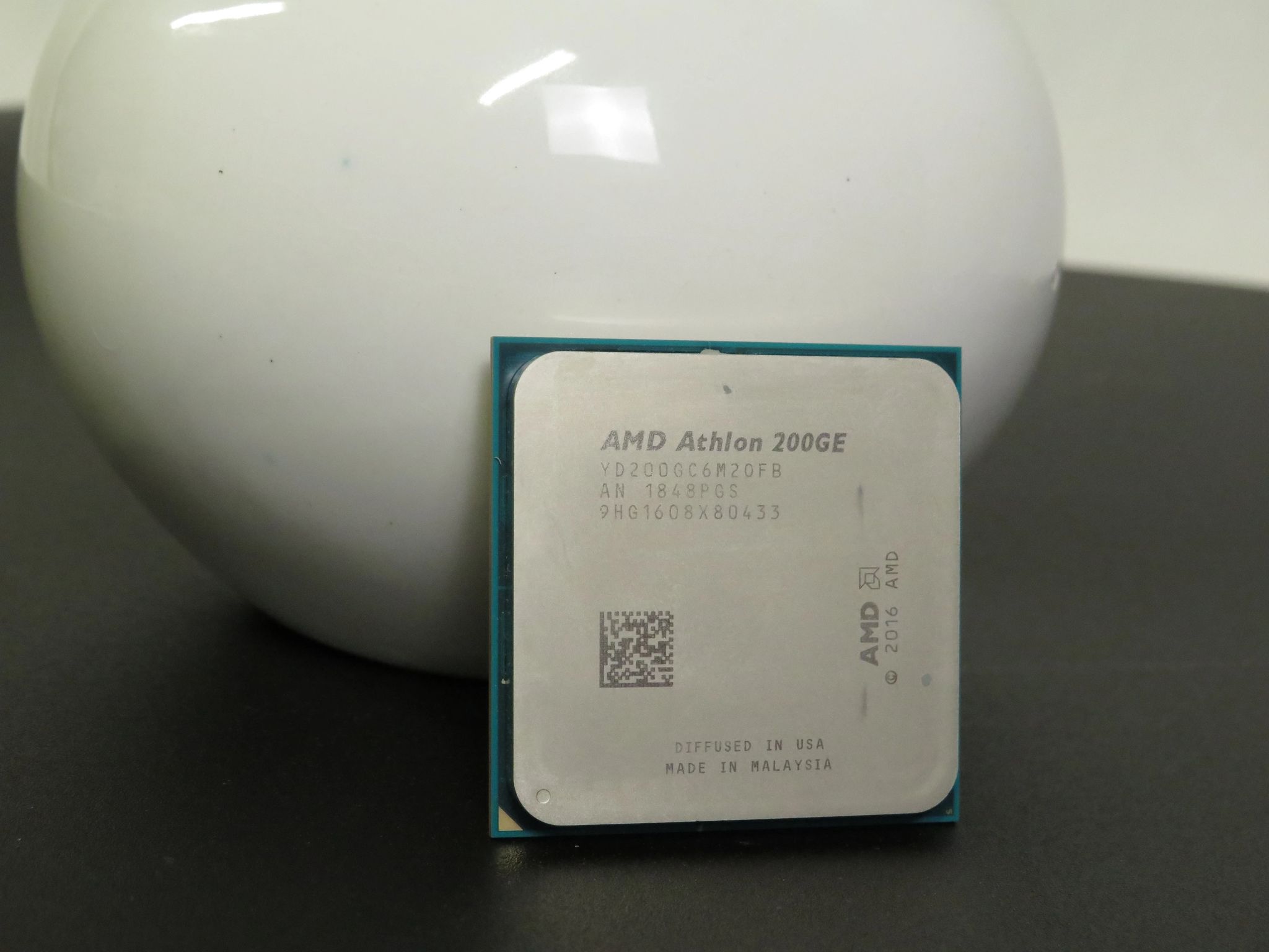 Used Athlon 200GE 2 Cores 4 threads AM4 w/integrated Raedon graphics