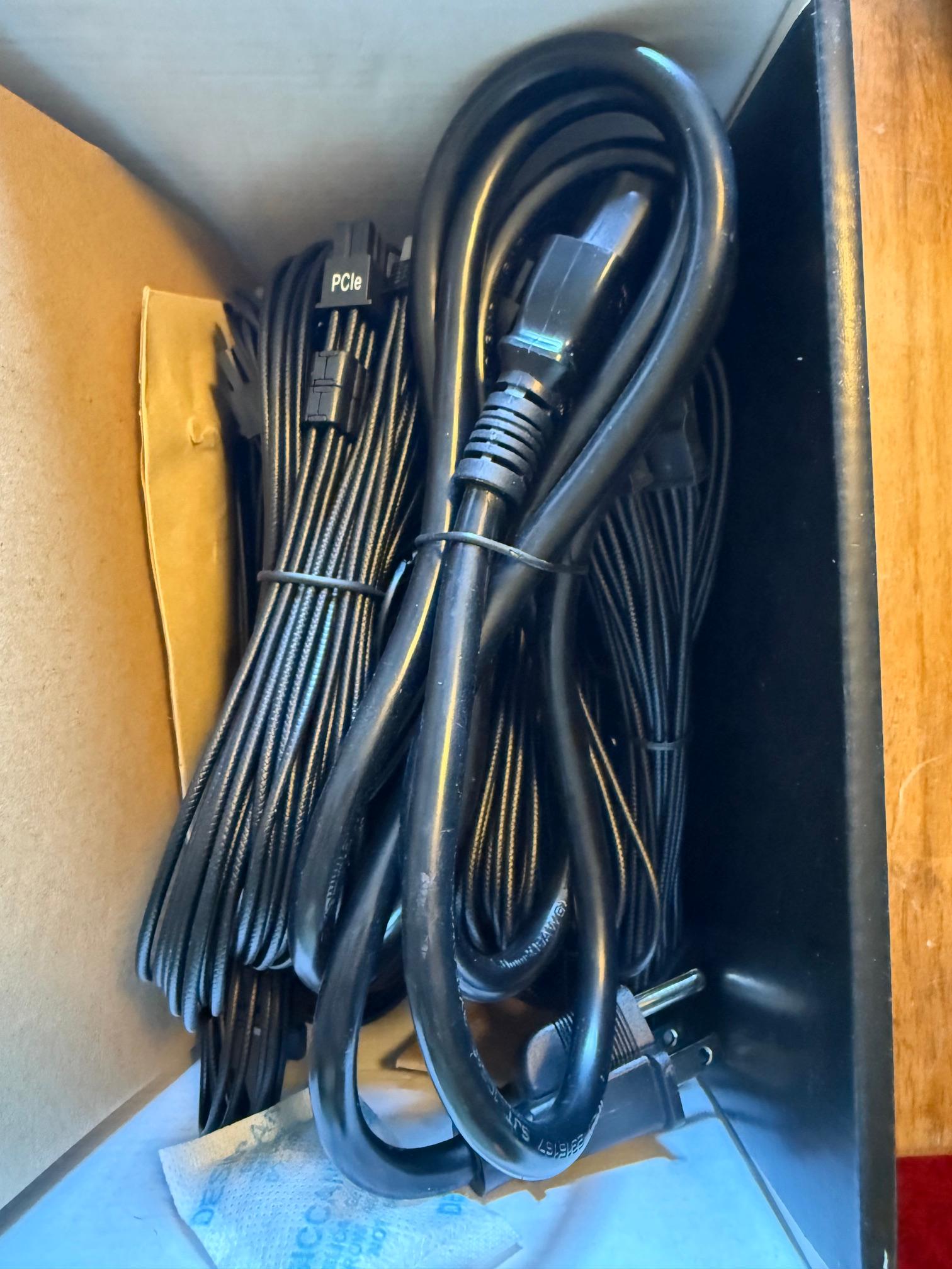 Corsair RM750x PC Power Supply - 750 Watts