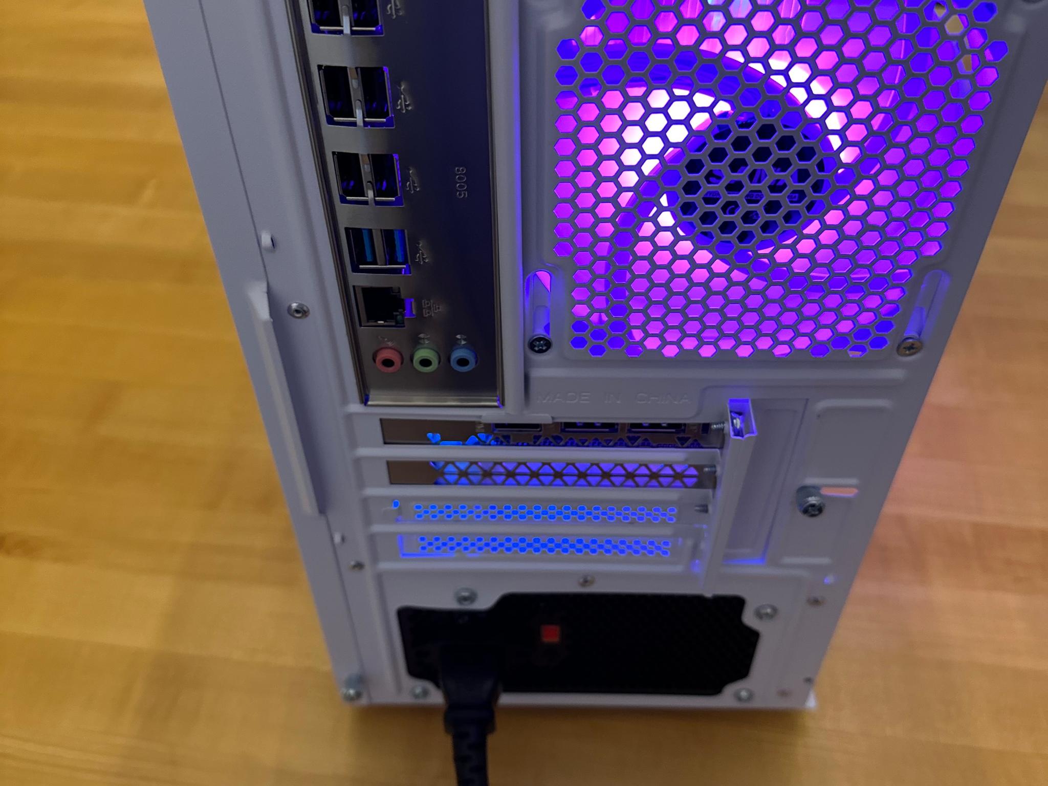 ⚪️❄️|RX 580 8gb, i7 5930k, 1tb SSD, 16gb Ram Budget Gaming PC