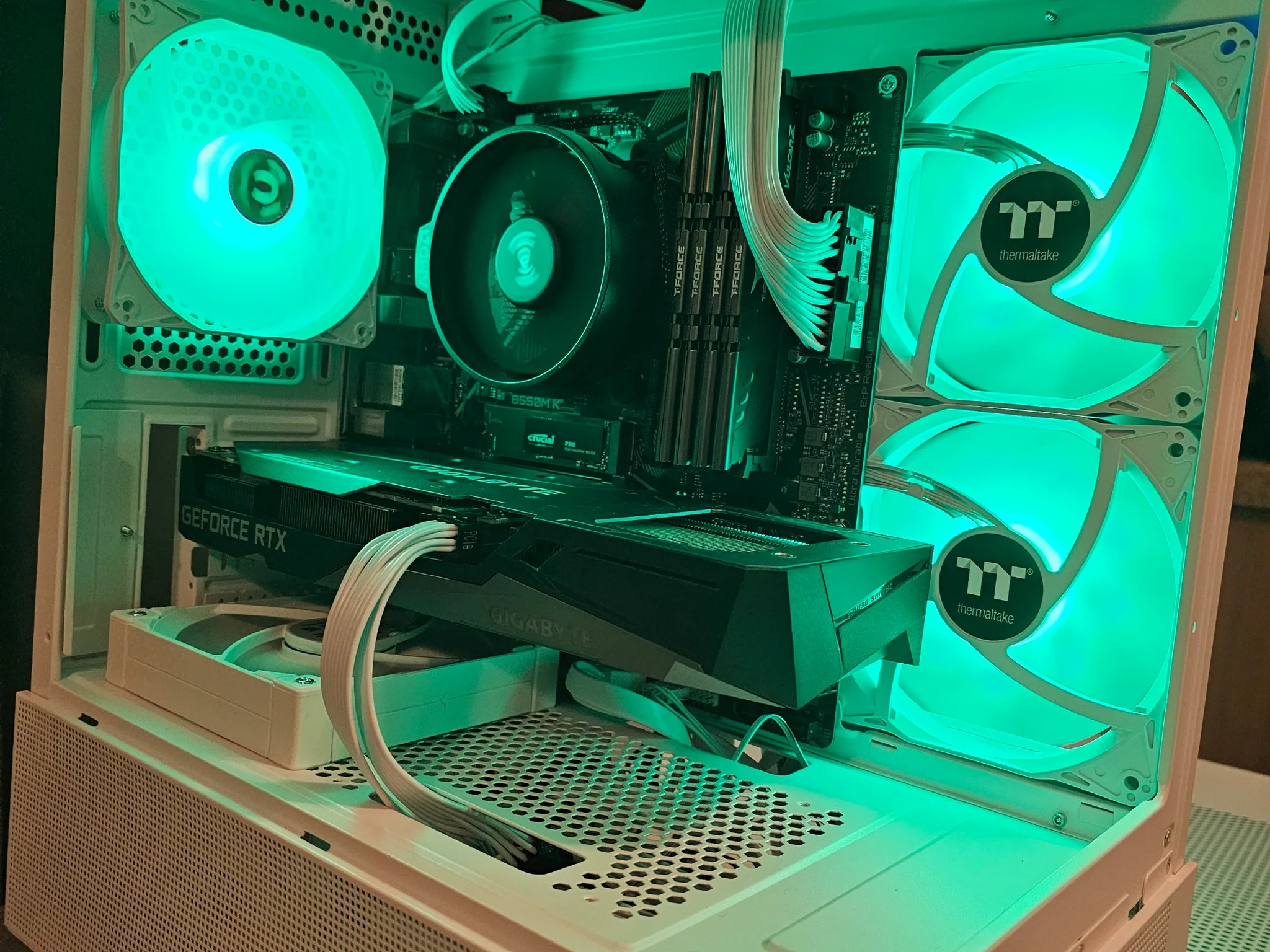 White Swan R1/Gigabyte 3060 12GB/AMD RYZEN 3600